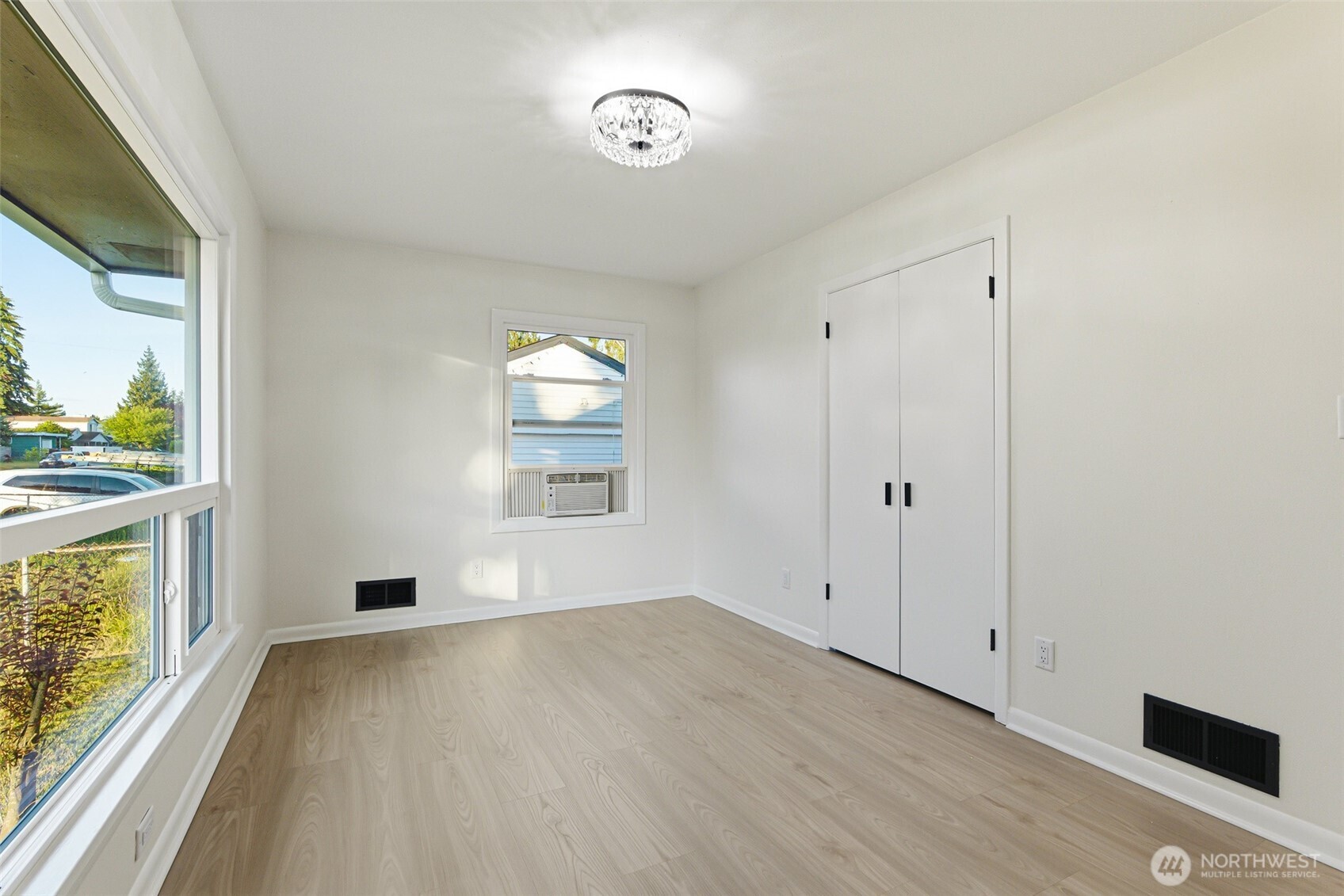 924 E 57th Street