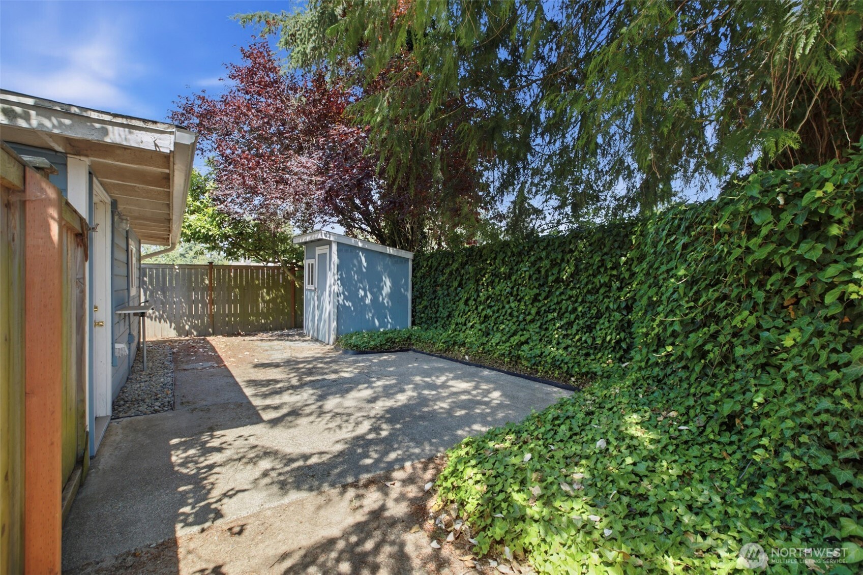6201 44th Avenue E