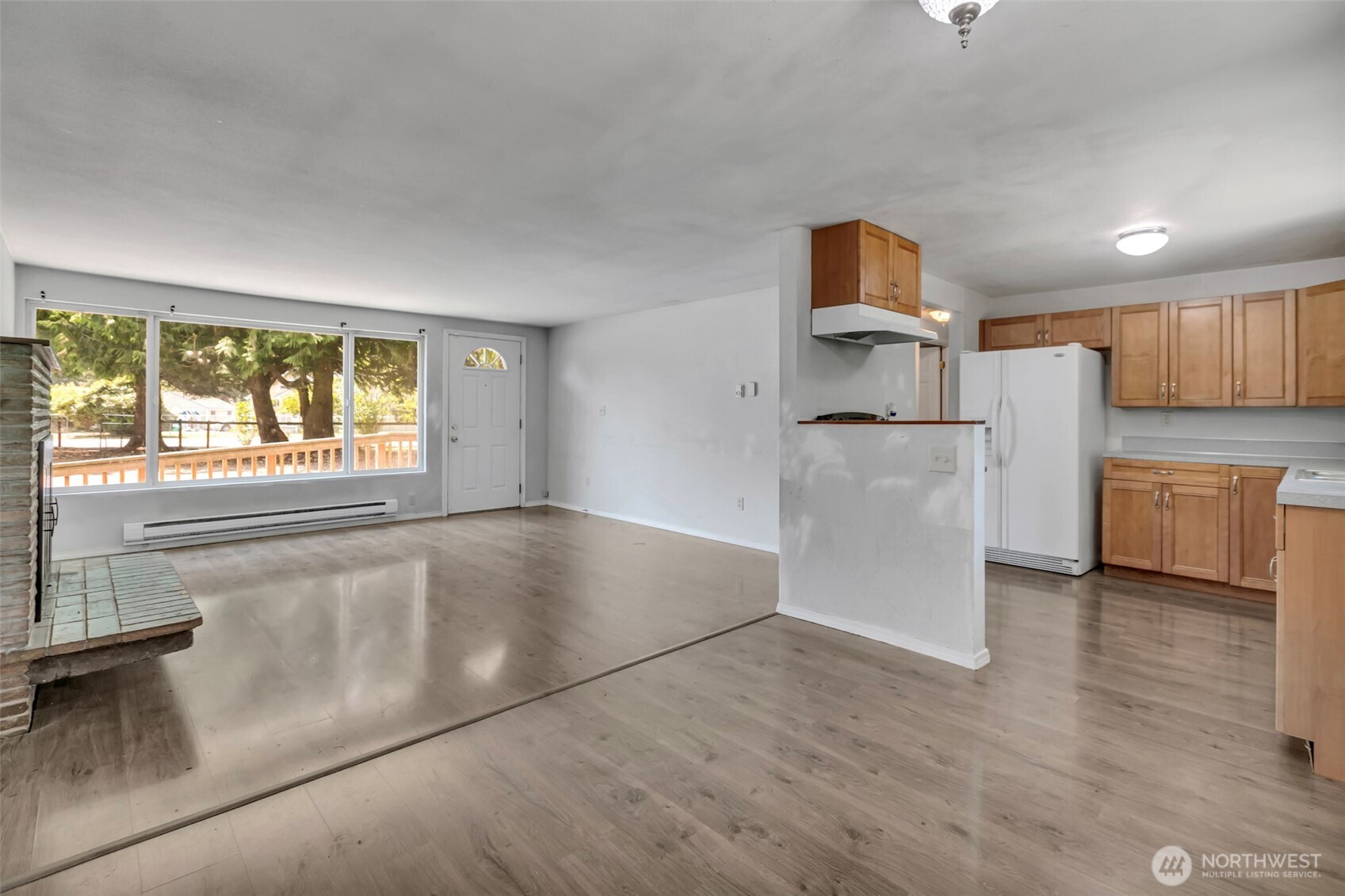 6201 44th Avenue E