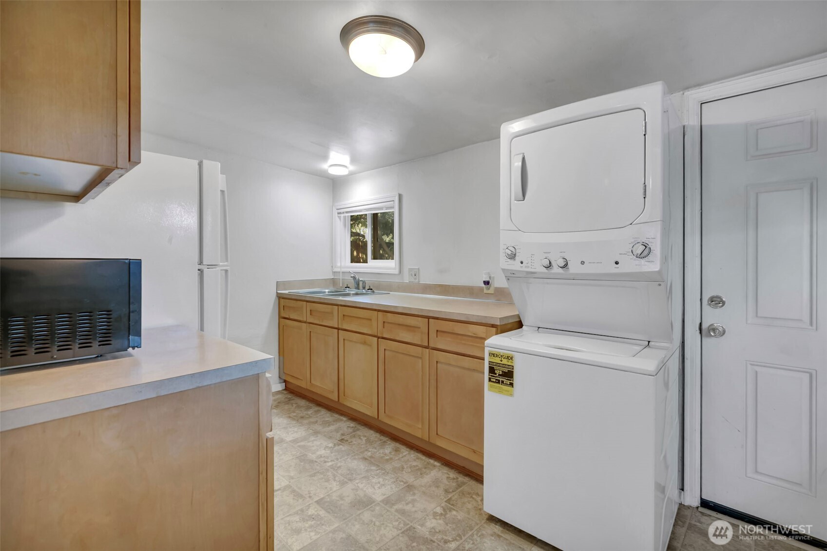 6201 44th Avenue E