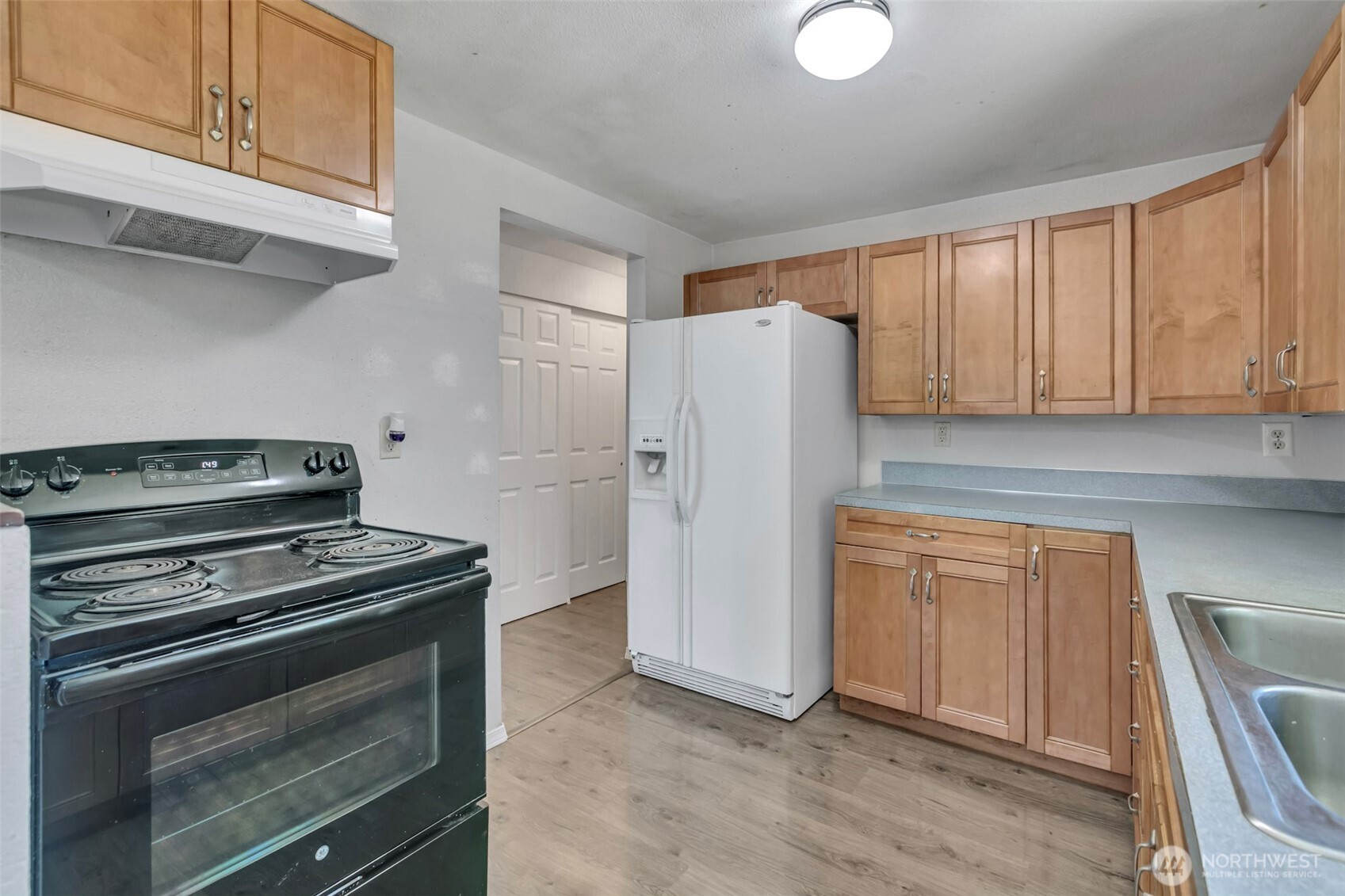 6201 44th Avenue E
