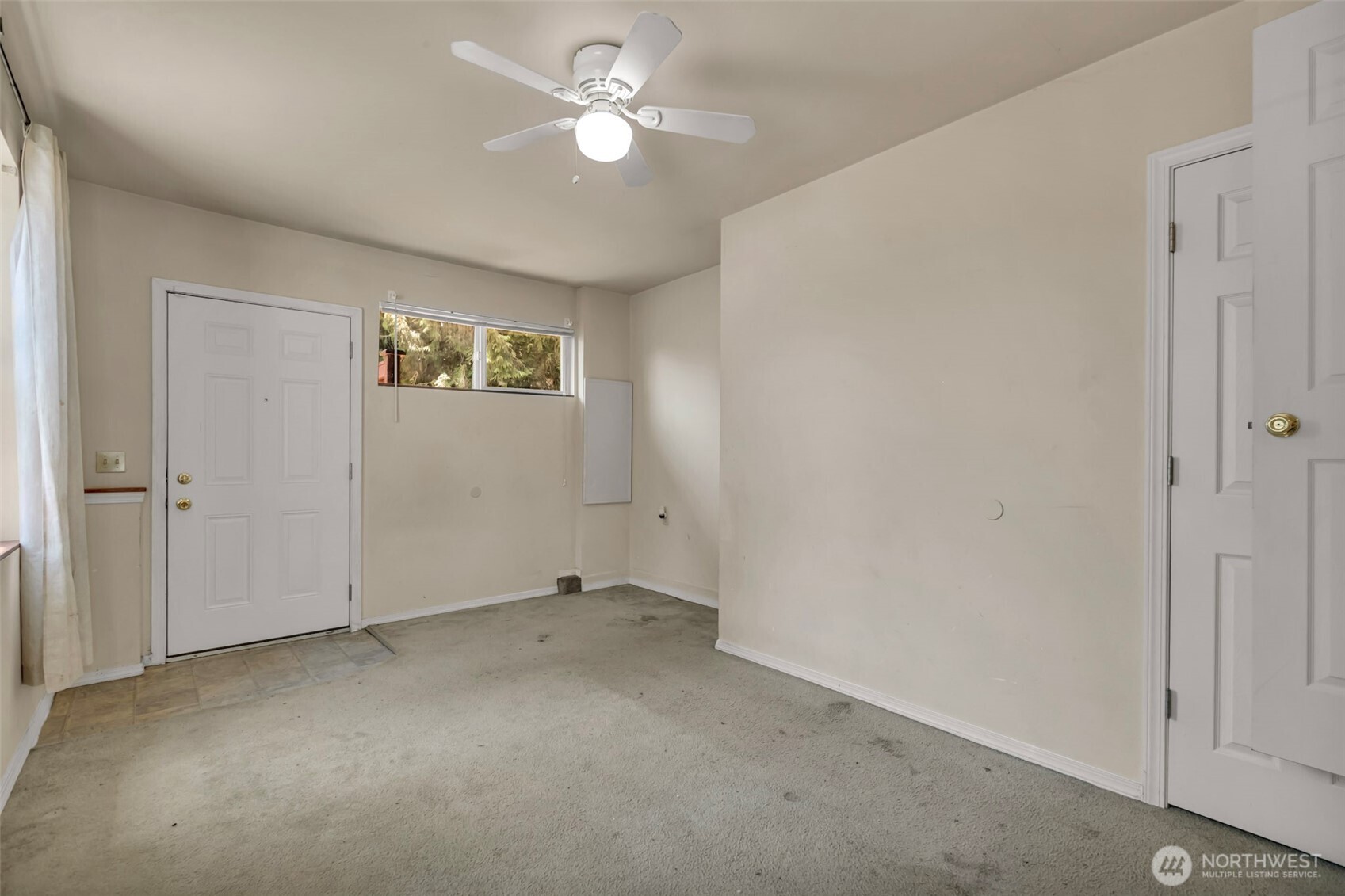 6201 44th Avenue E