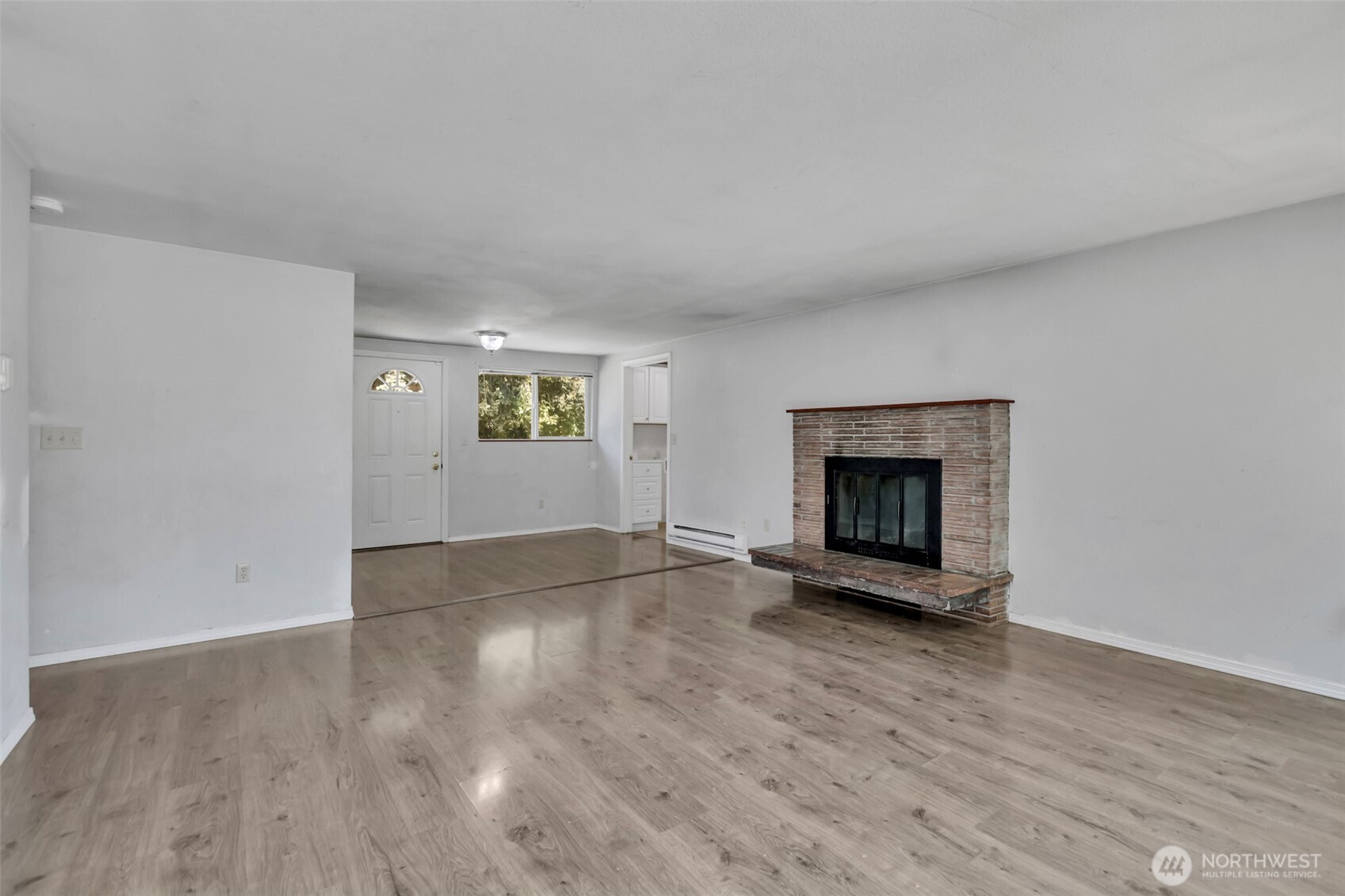 6201 44th Avenue E