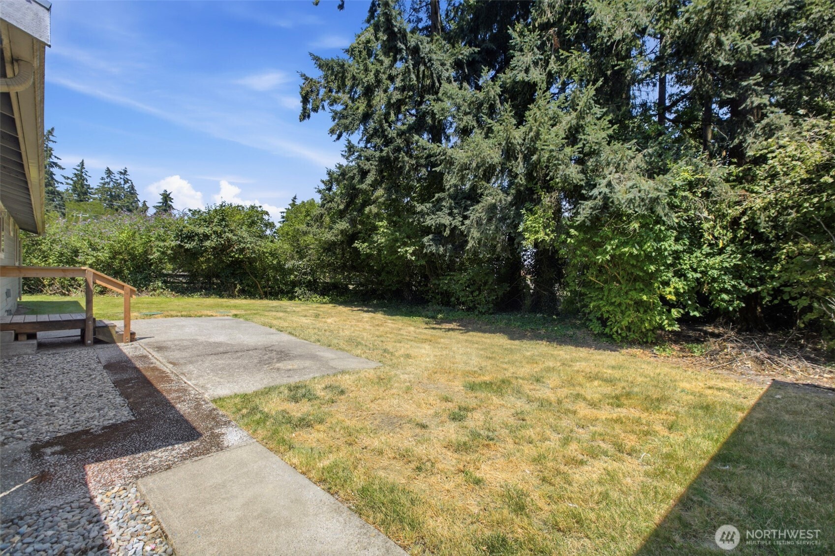 6201 44th Avenue E