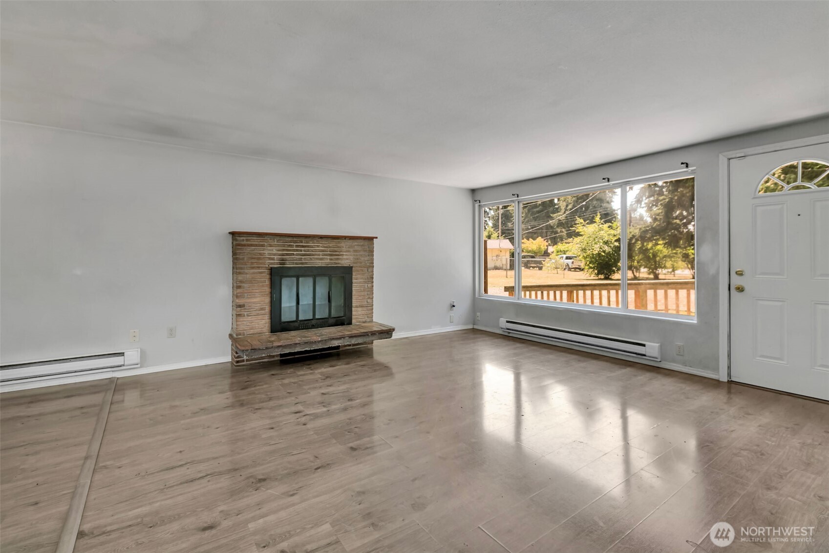 6201 44th Avenue E