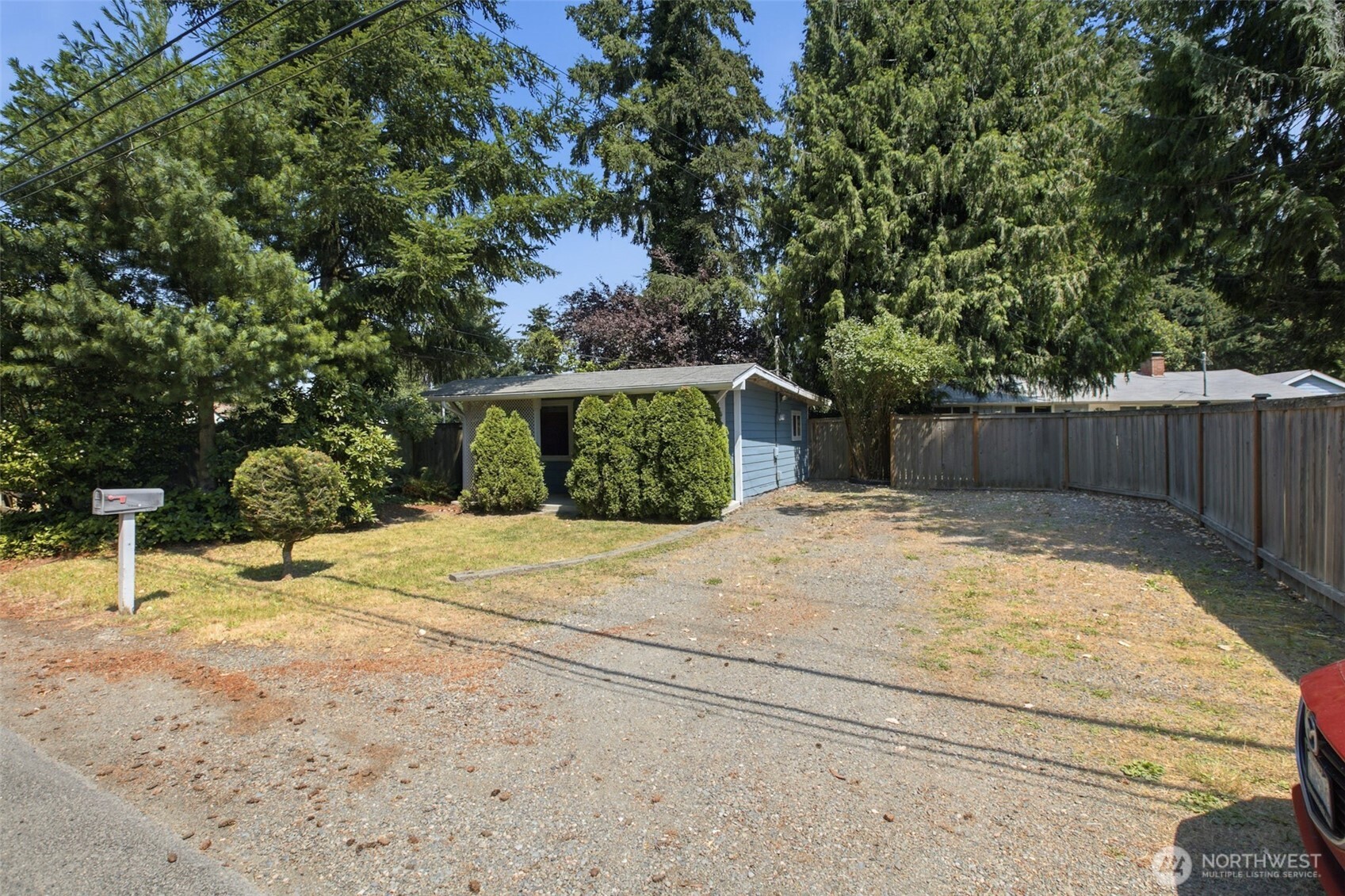 6201 44th Avenue E