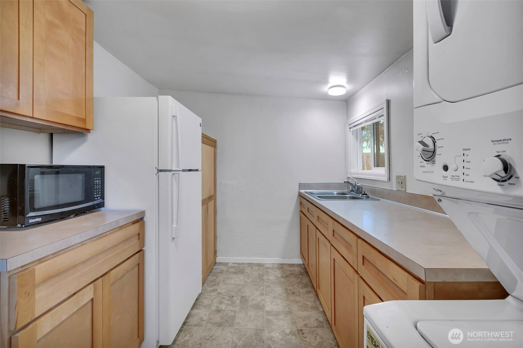 6201 44th Avenue E