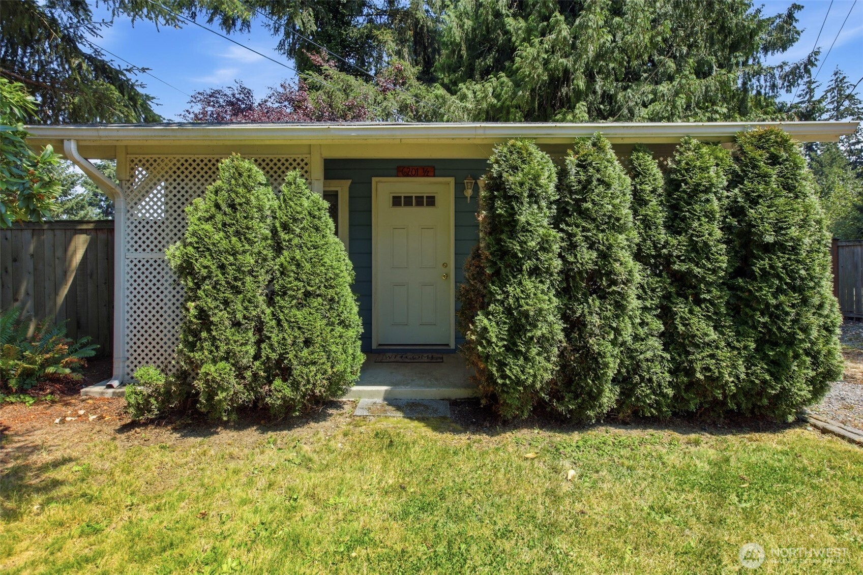 6201 44th Avenue E