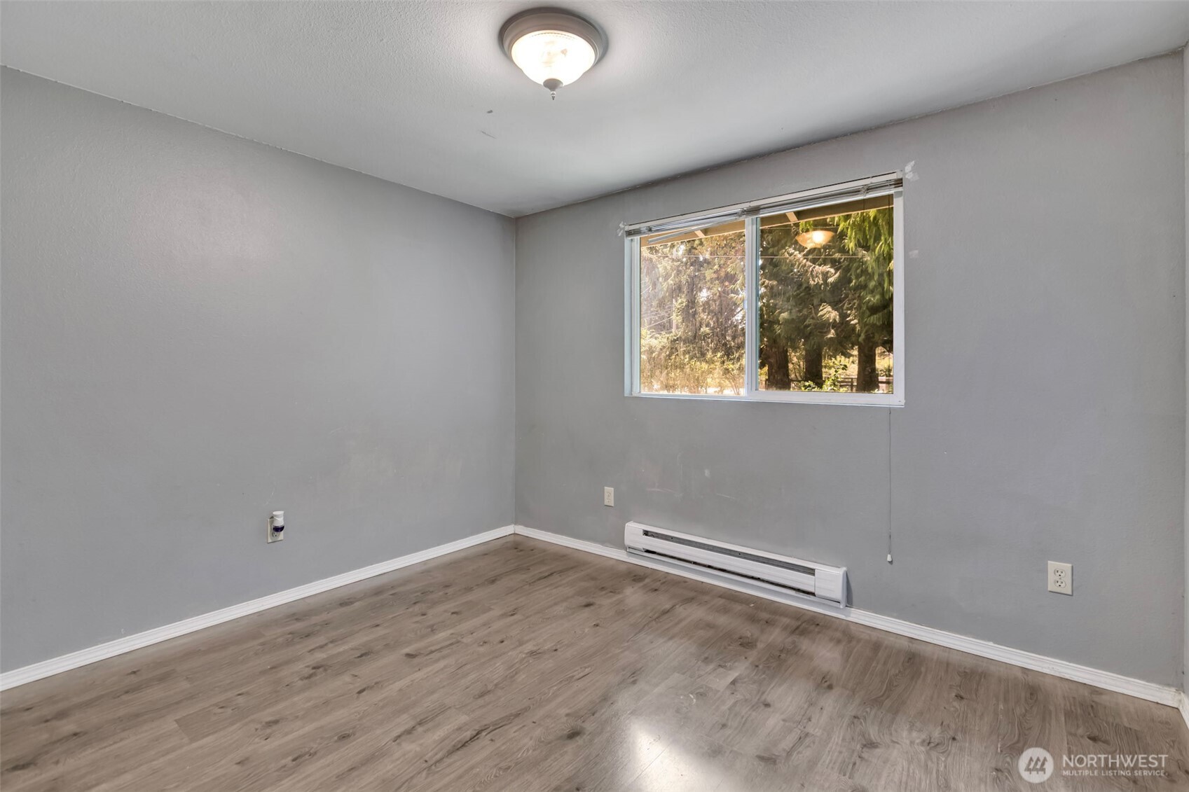 6201 44th Avenue E