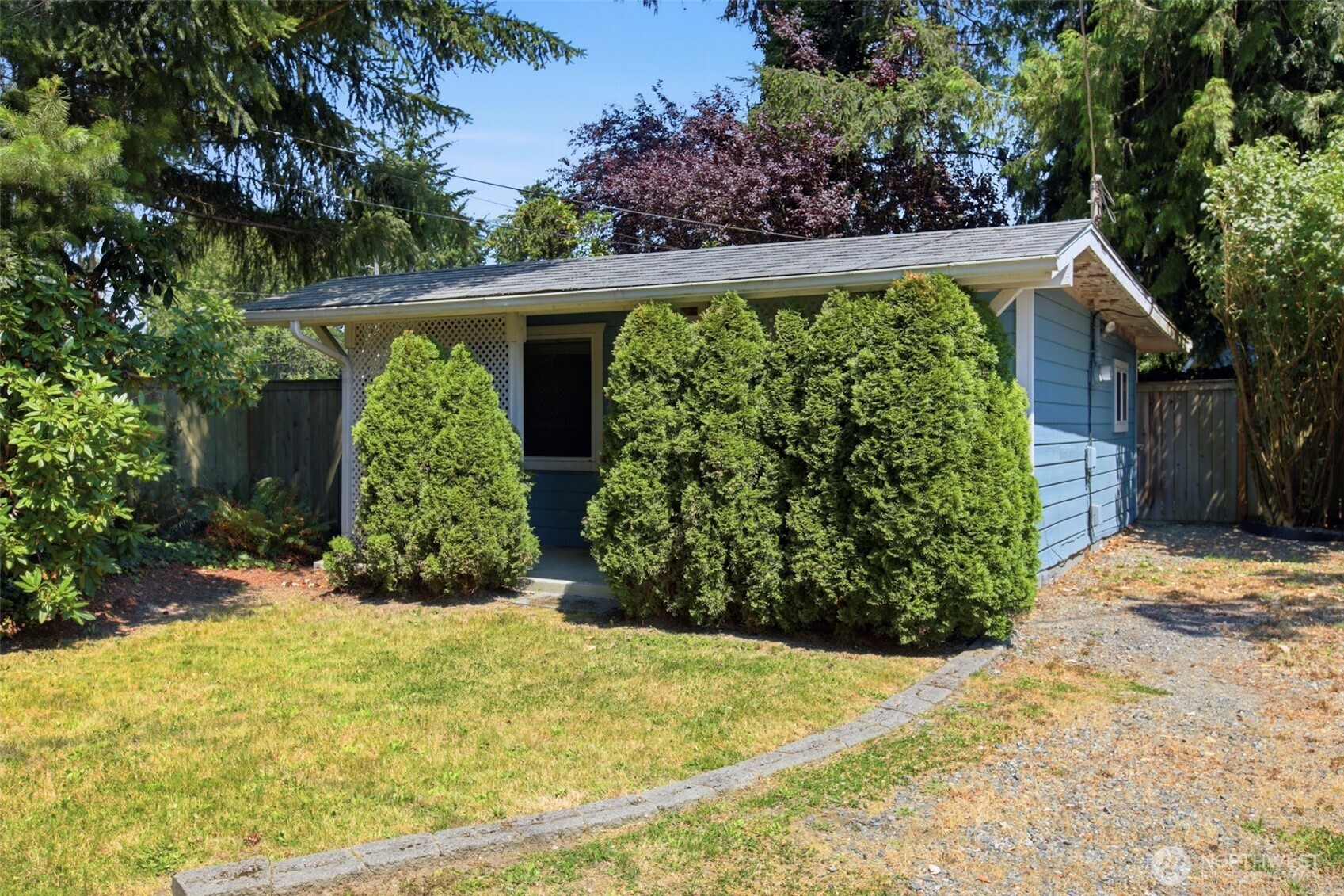 6201 44th Avenue E