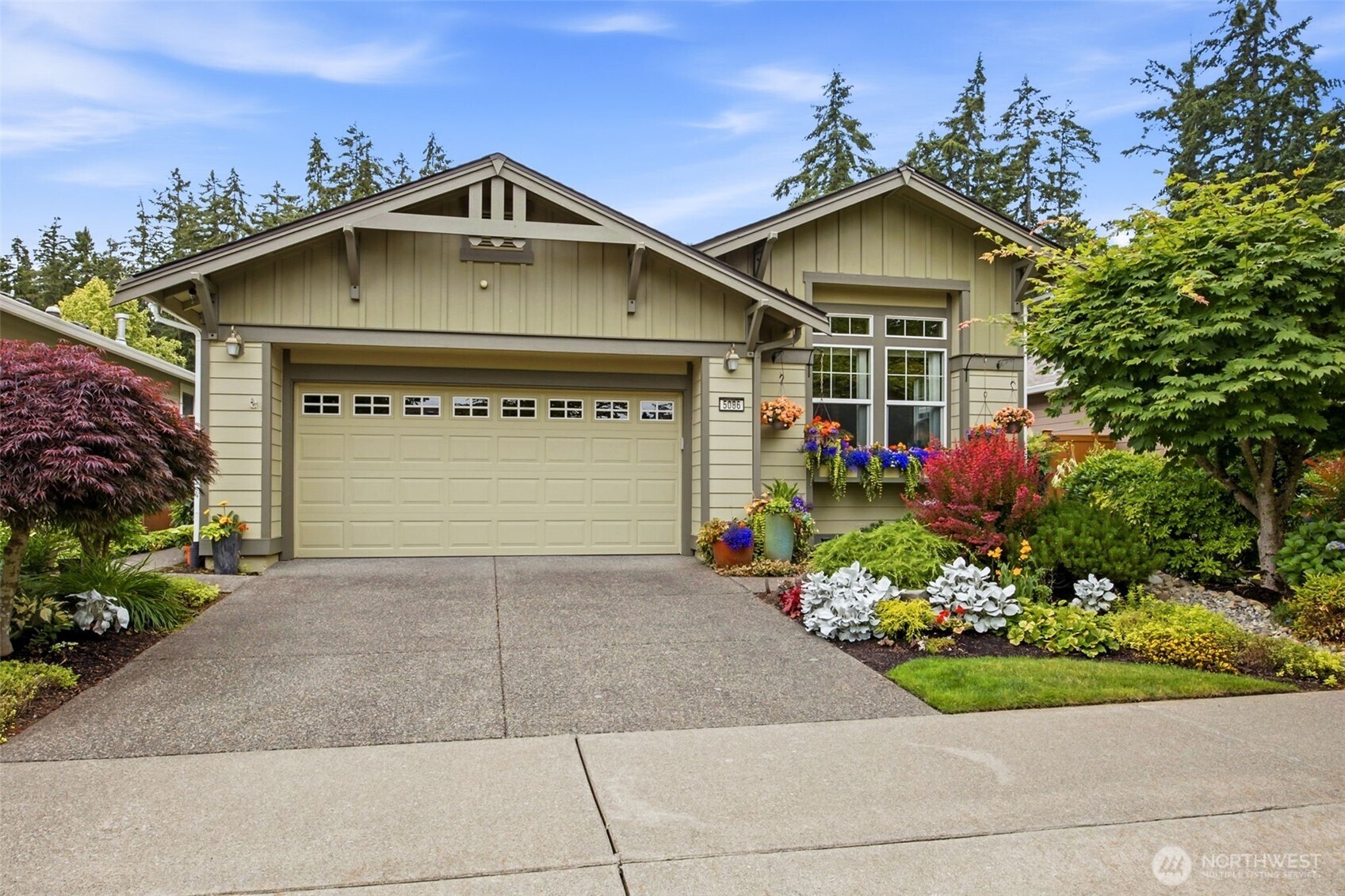 5086 Cypress Loop NE
