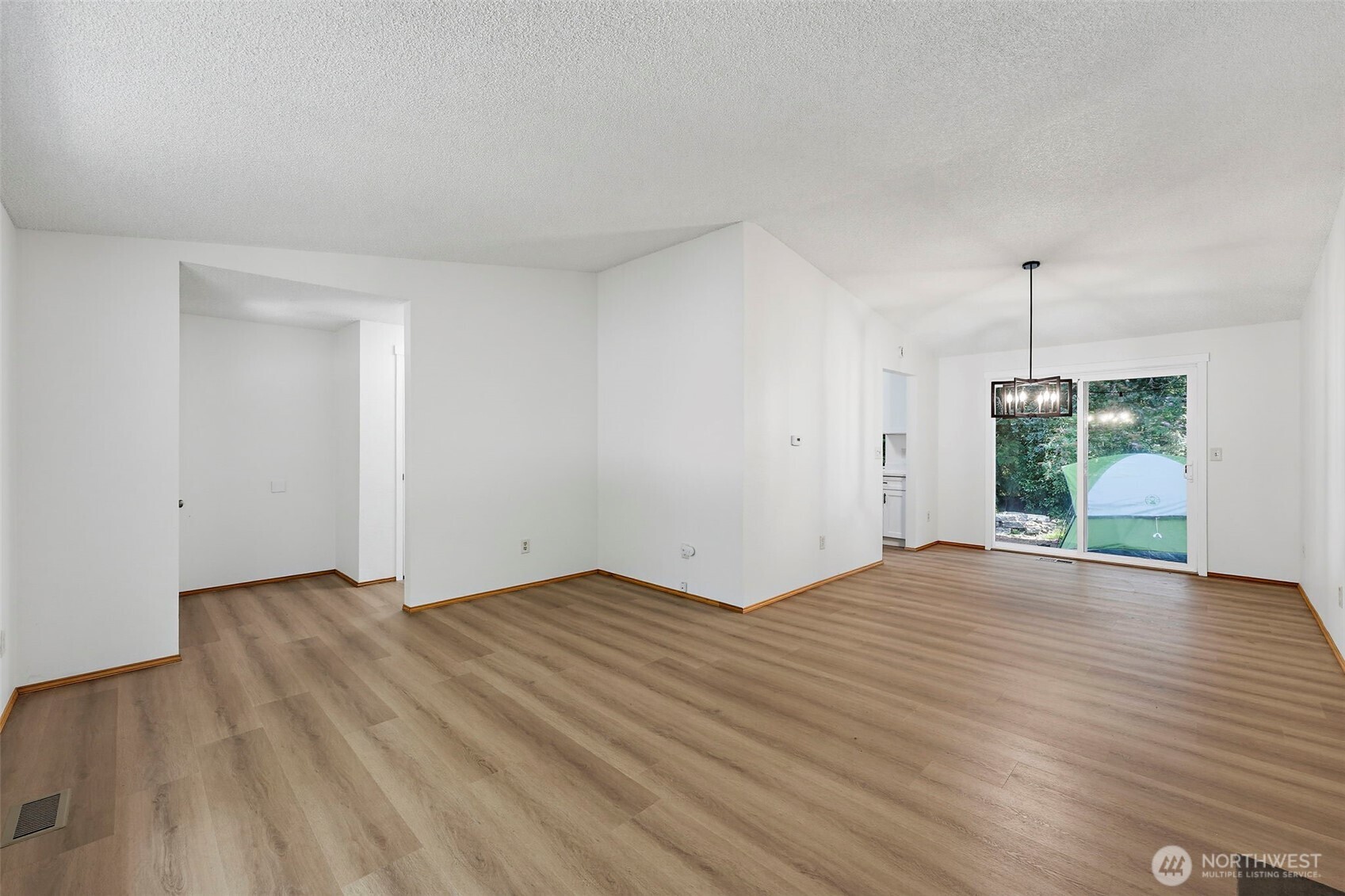 524 Choker Ct SE