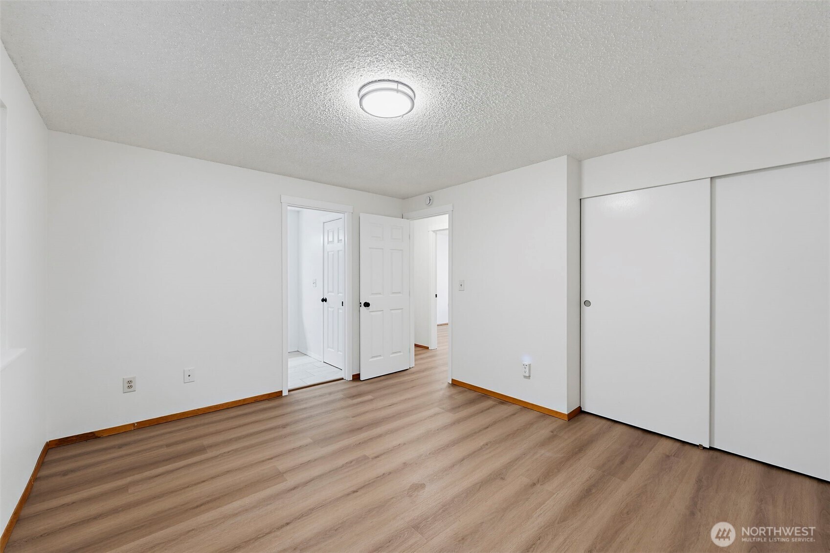 524 Choker Ct SE