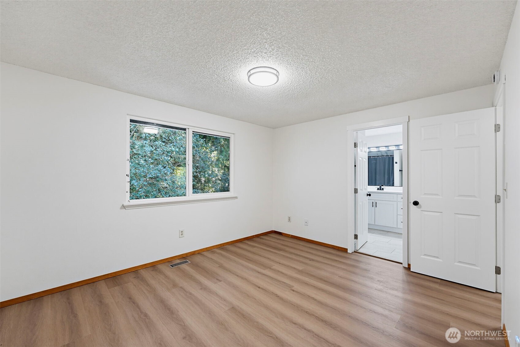 524 Choker Ct SE