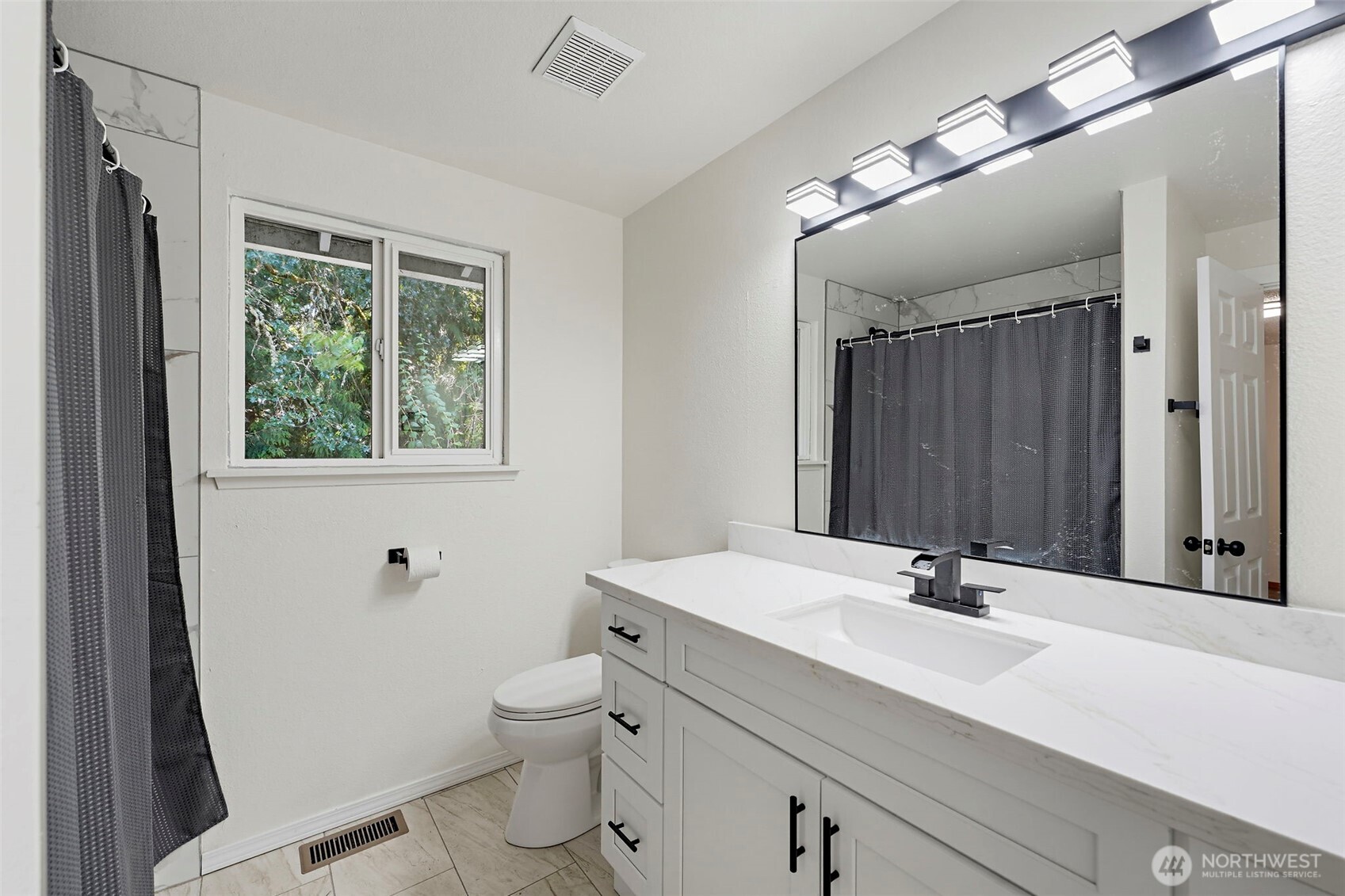 524 Choker Ct SE