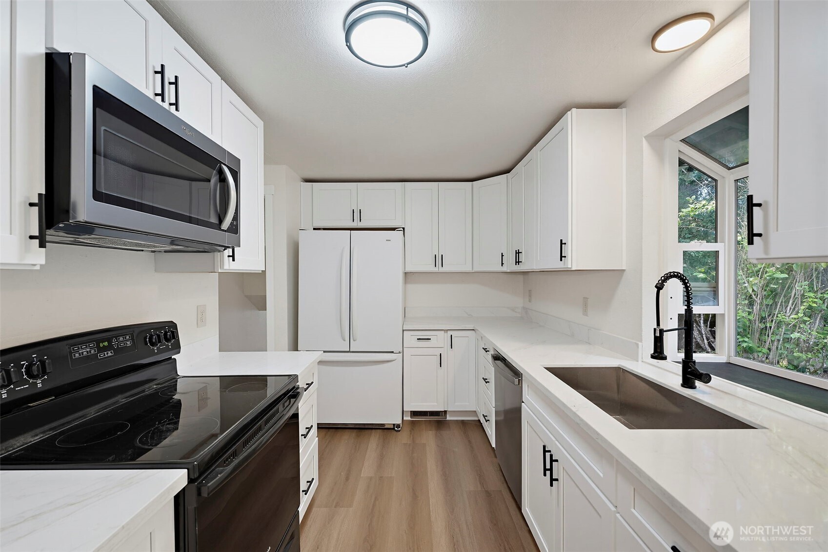 524 Choker Ct SE