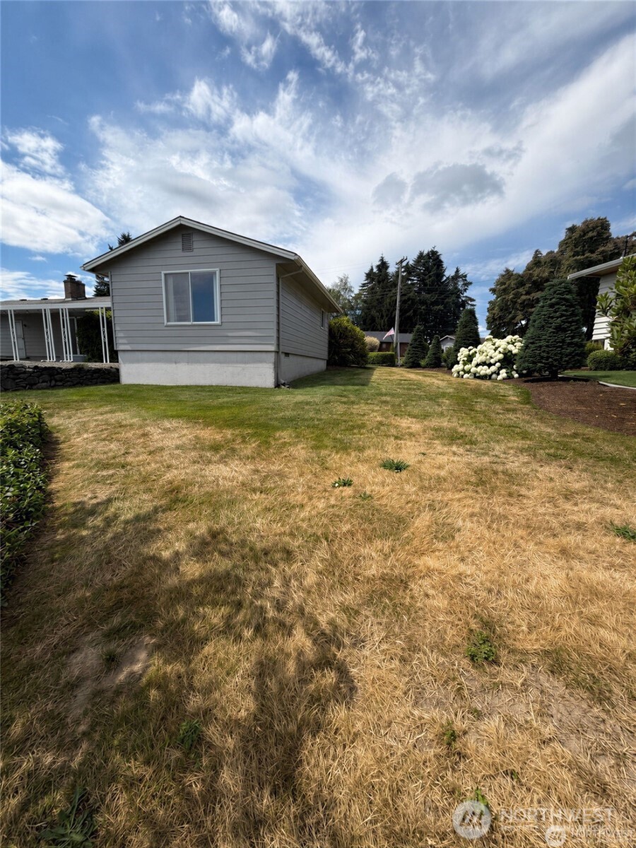 2305 126th Avenue Ct E