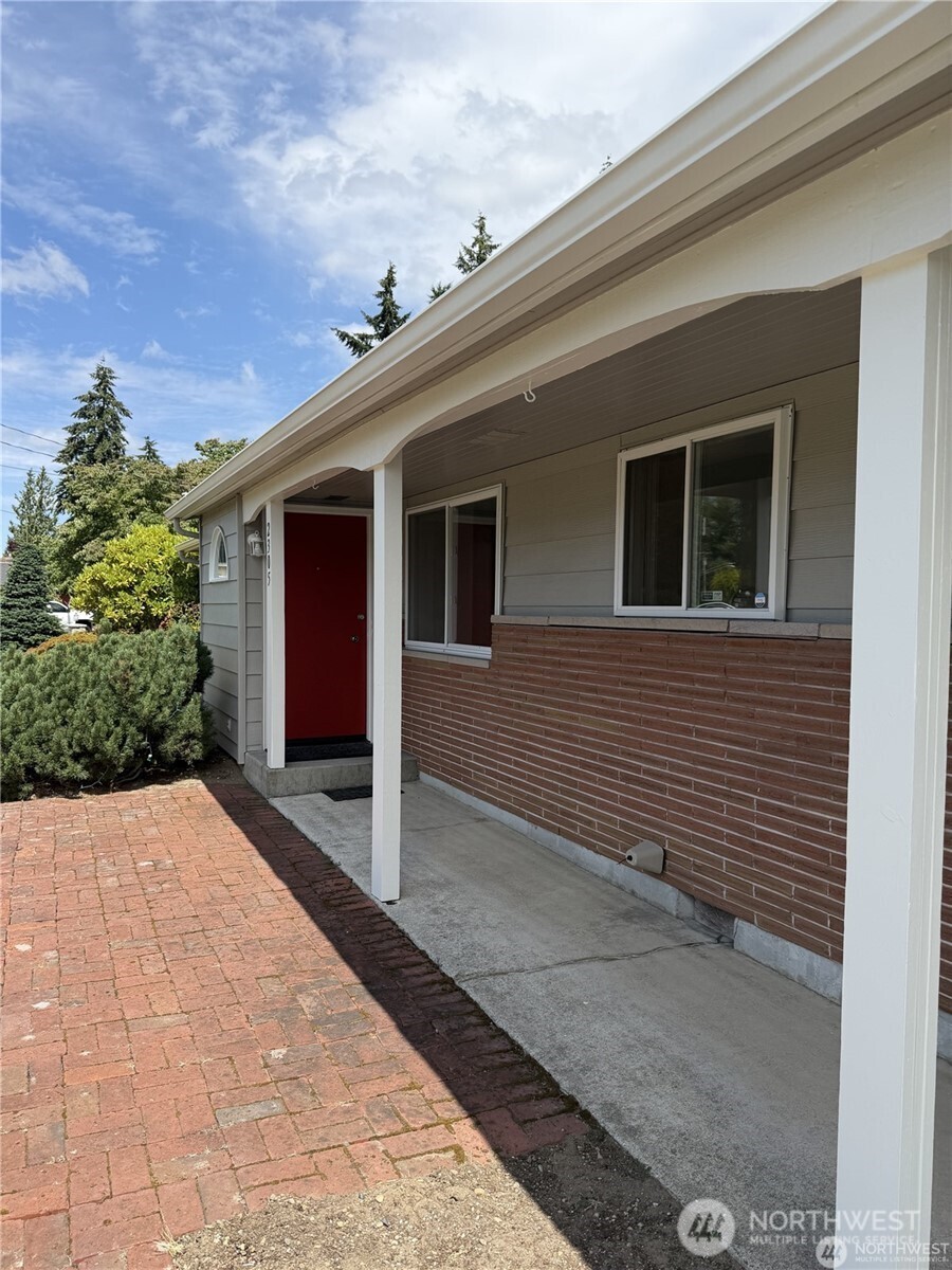 2305 126th Avenue Ct E