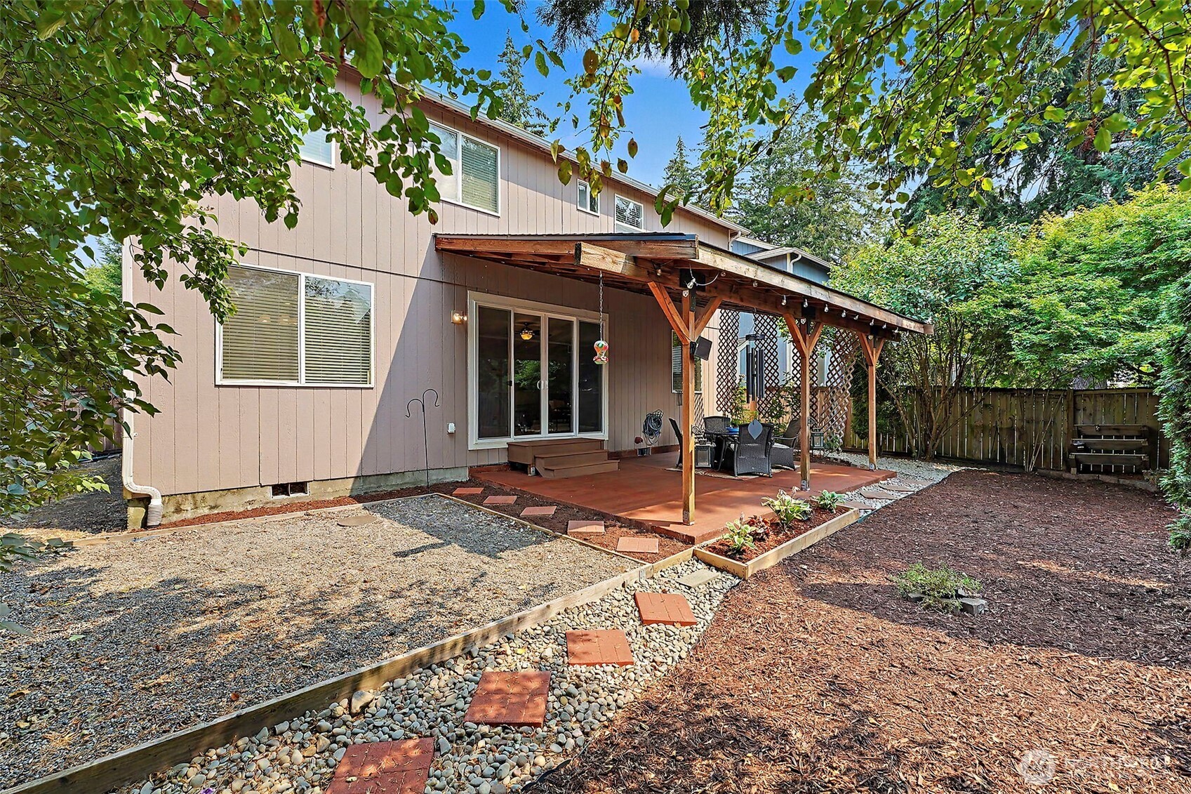 922 Gina Court SE