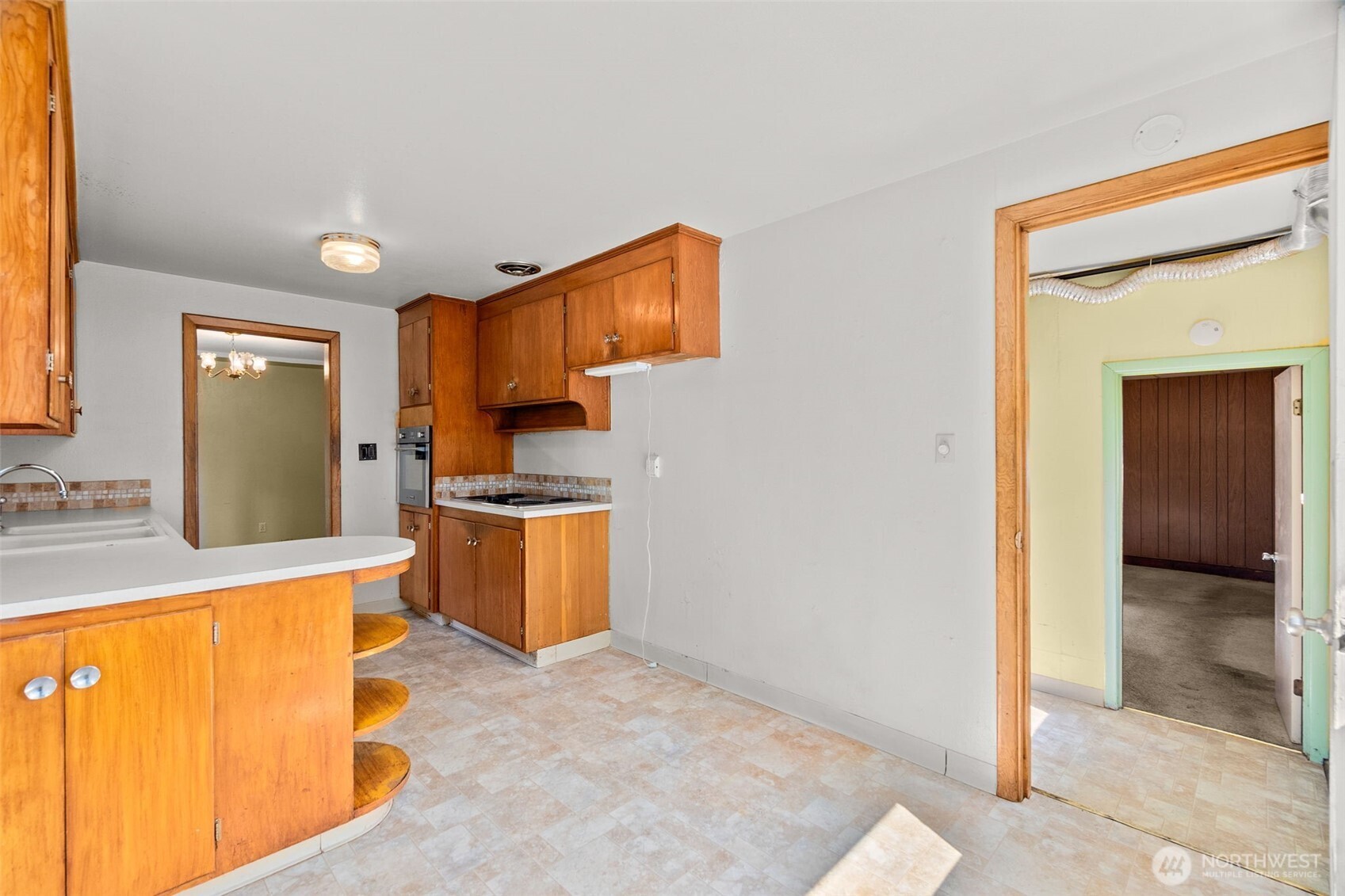 8212 South Sw