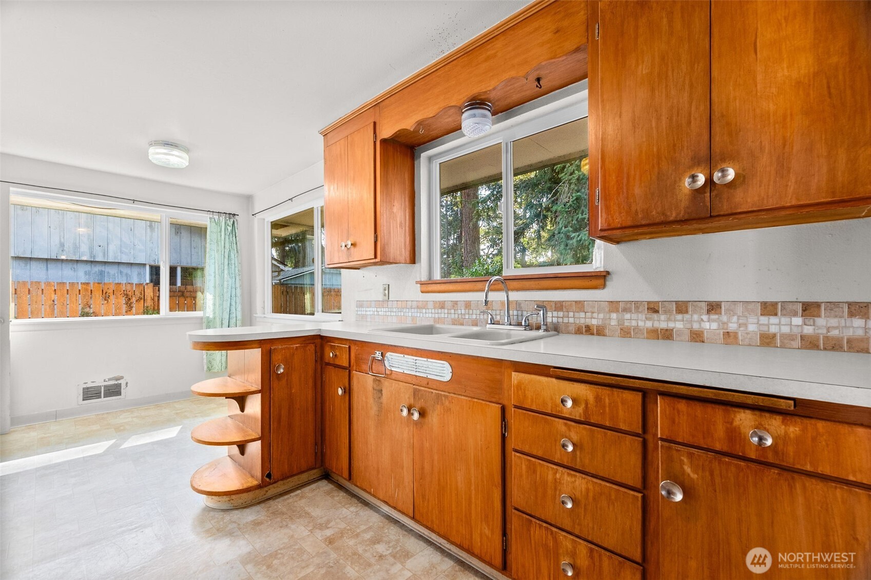 8212 South Sw