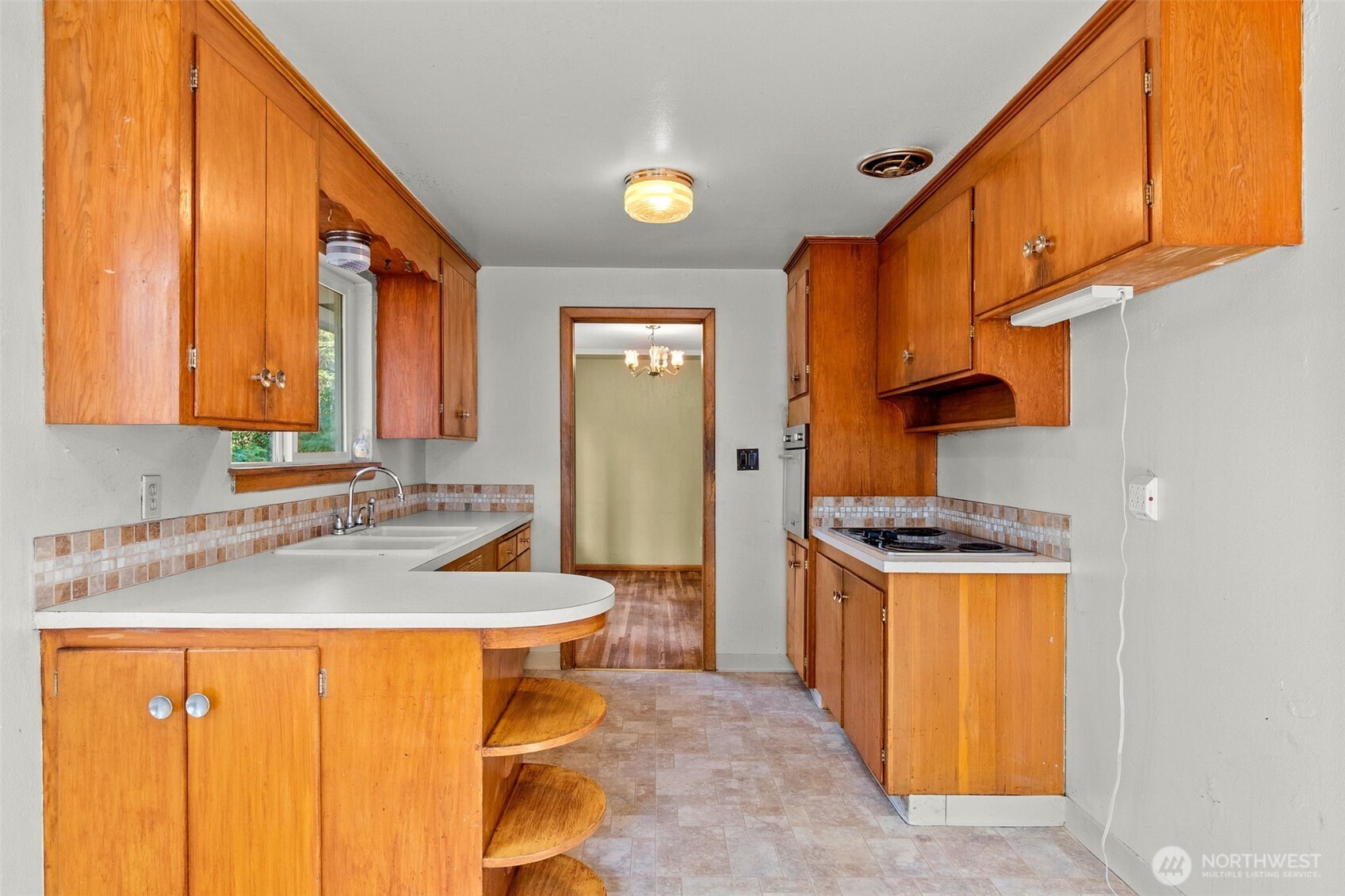 8212 South Sw
