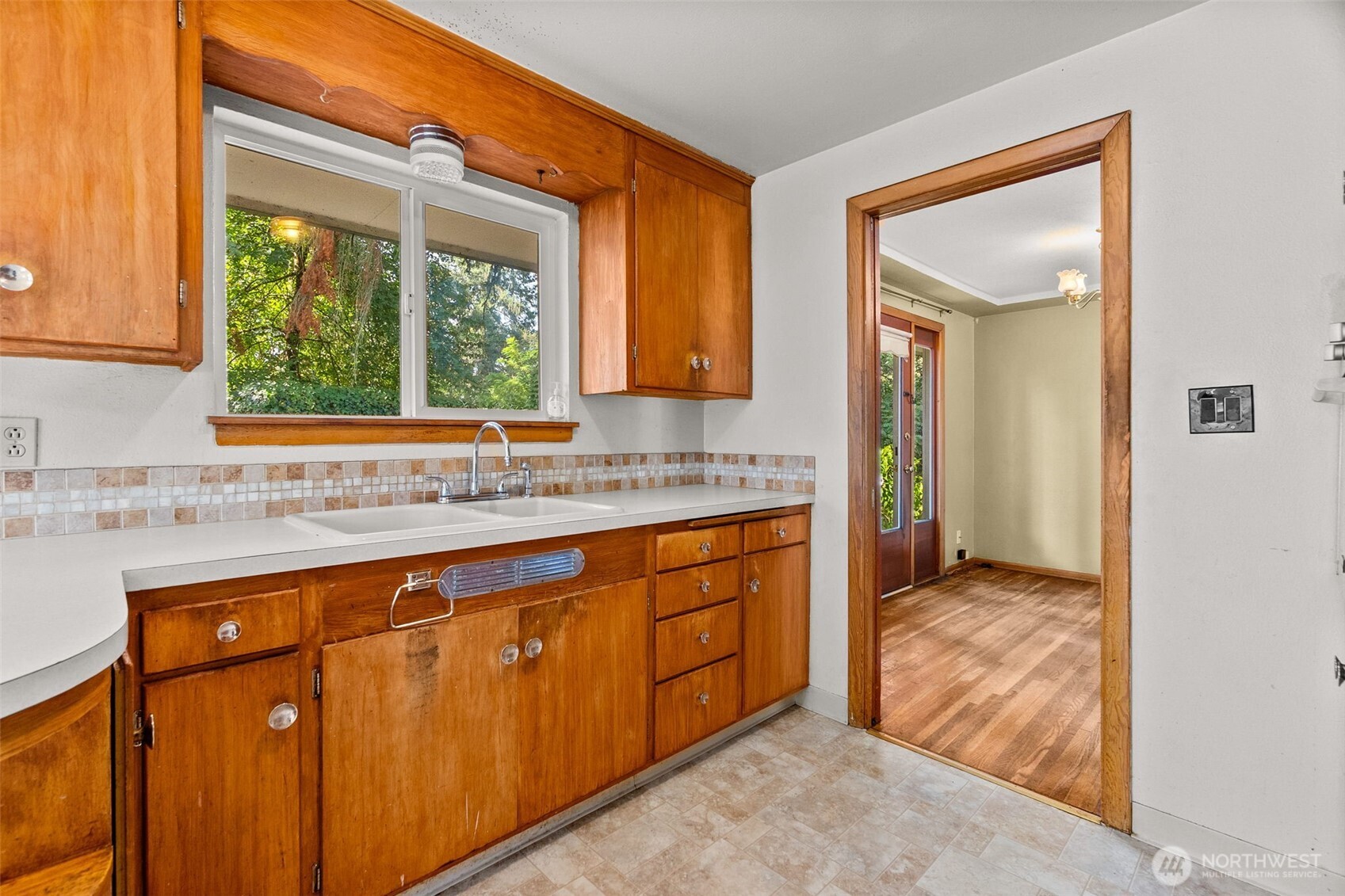 8212 South Sw