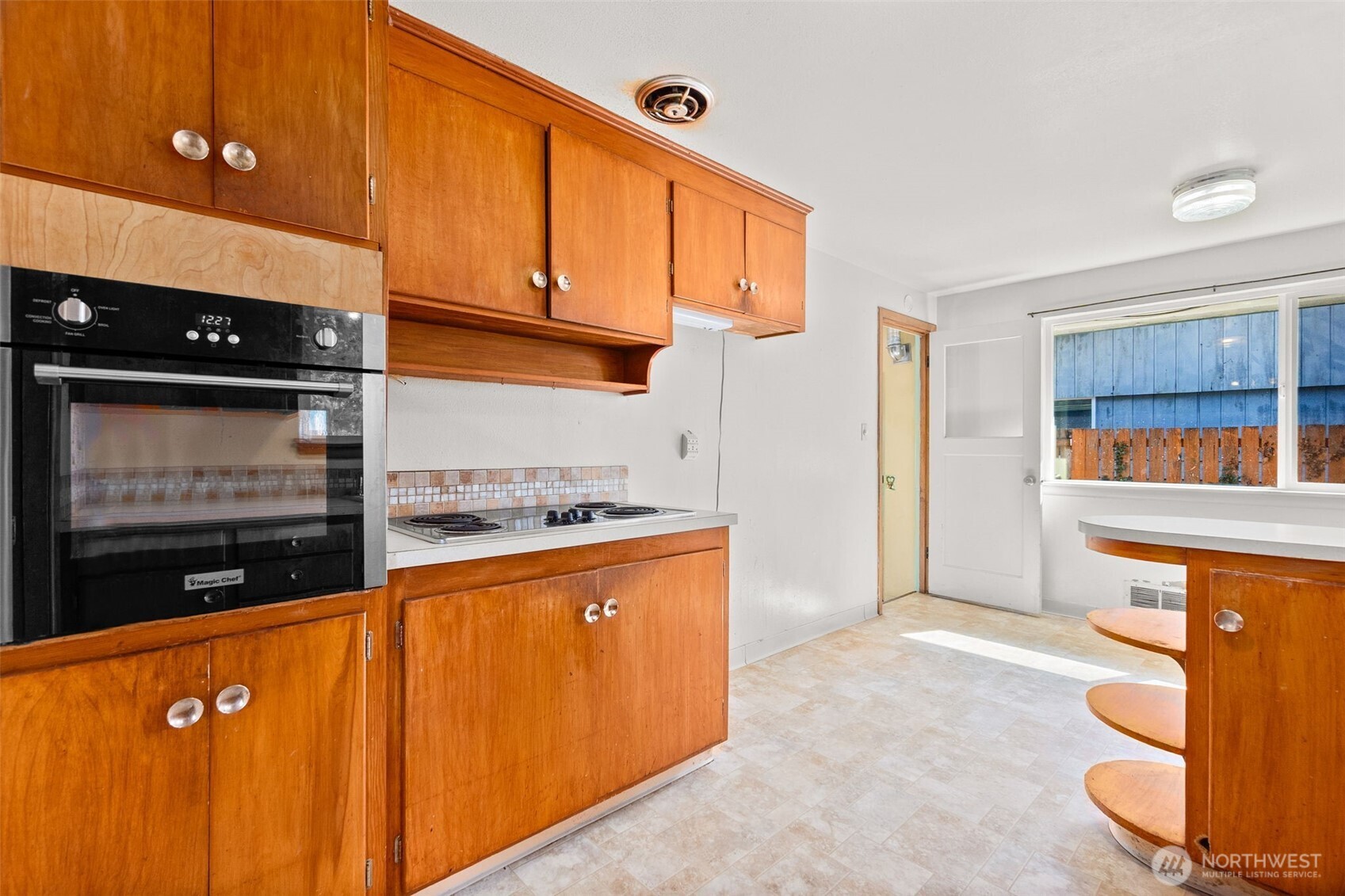 8212 South Sw