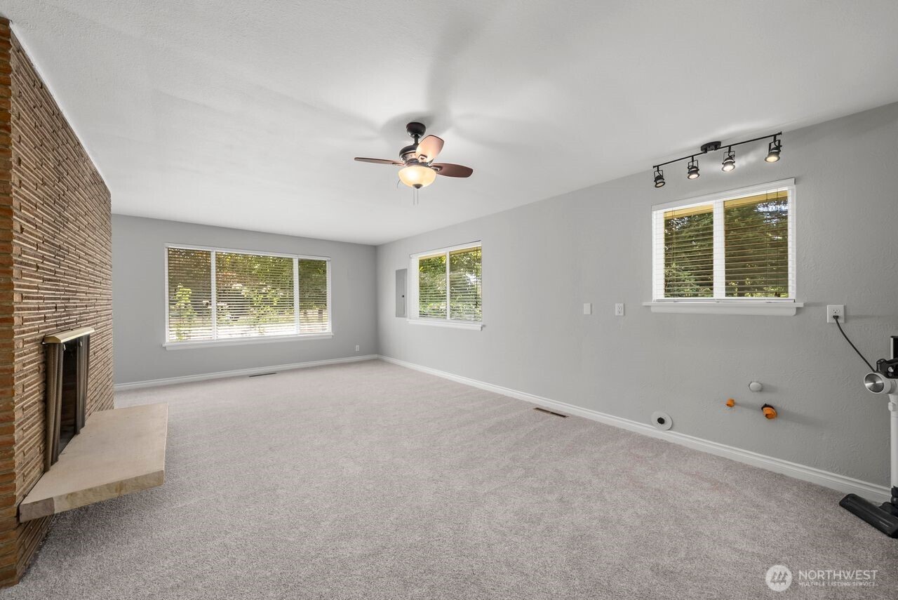 10419 16th Street E