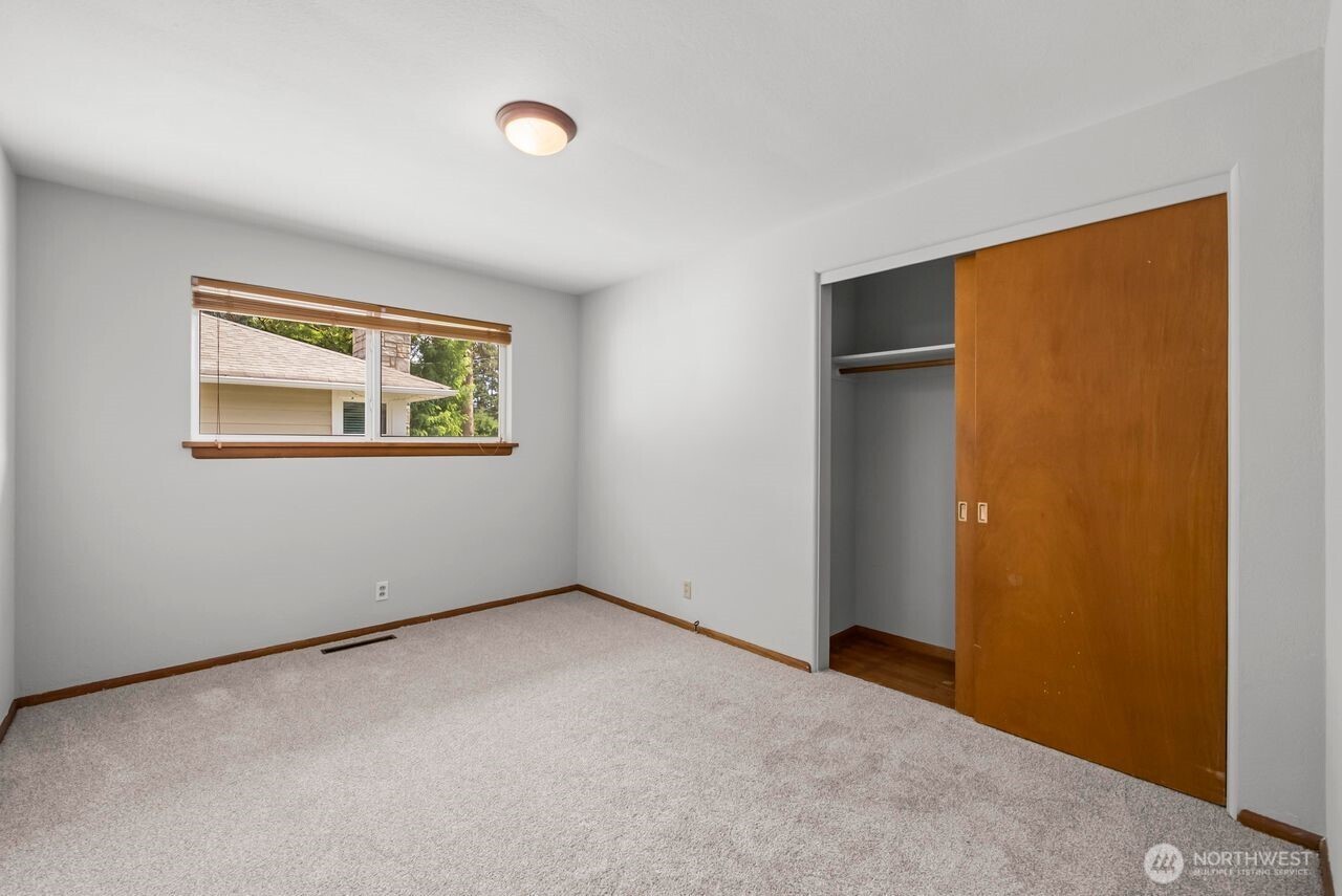 10419 16th Street E