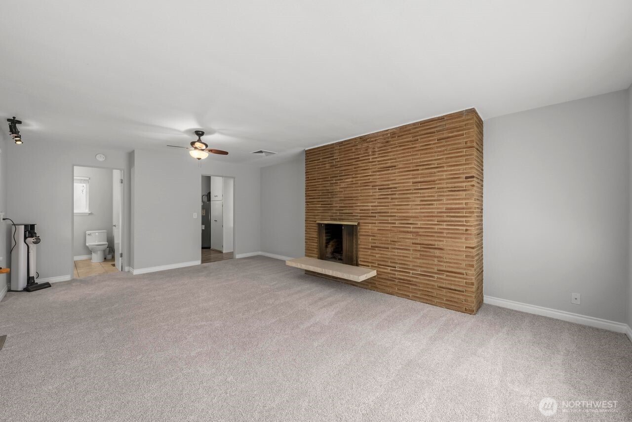10419 16th Street E