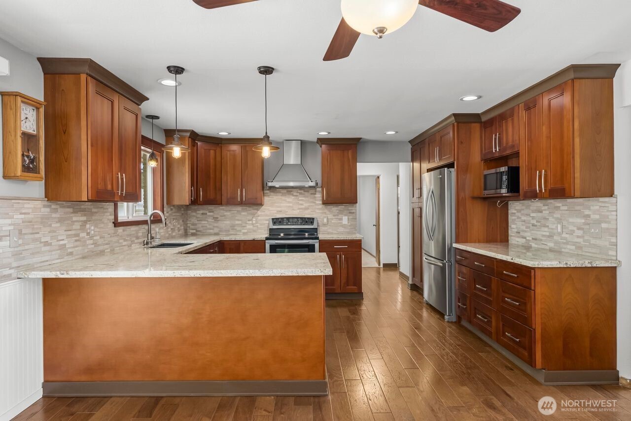 10419 16th Street E