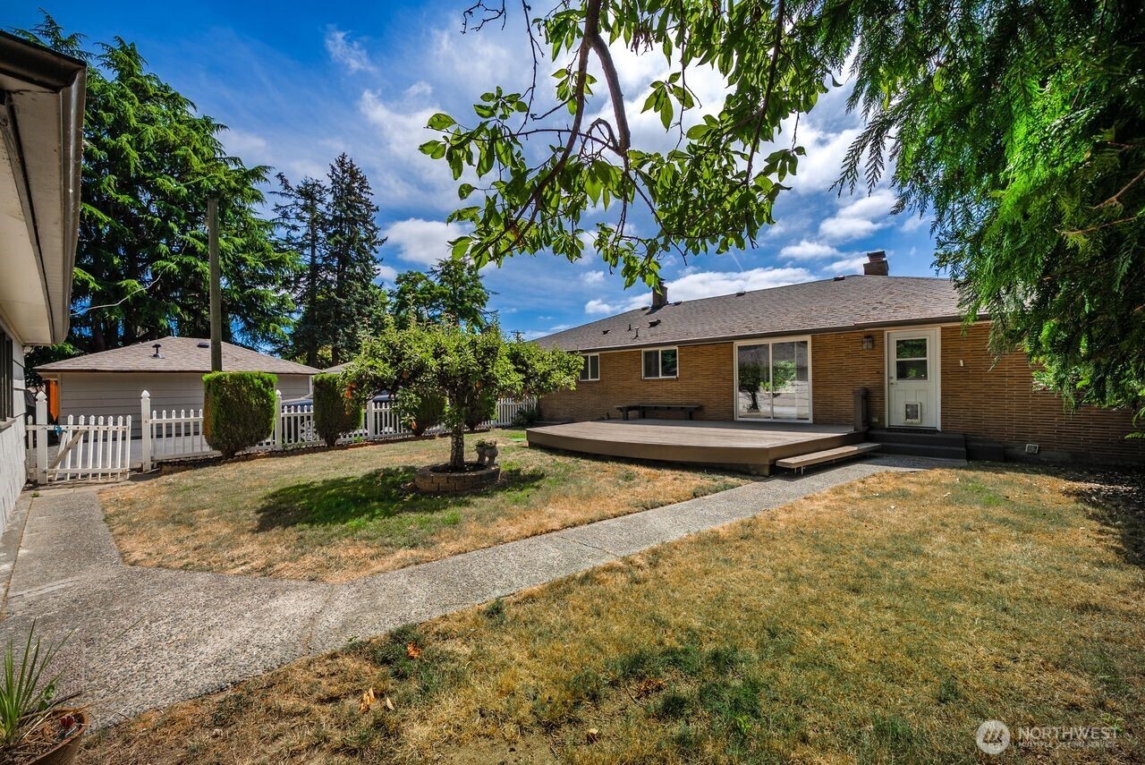 10419 16th Street E