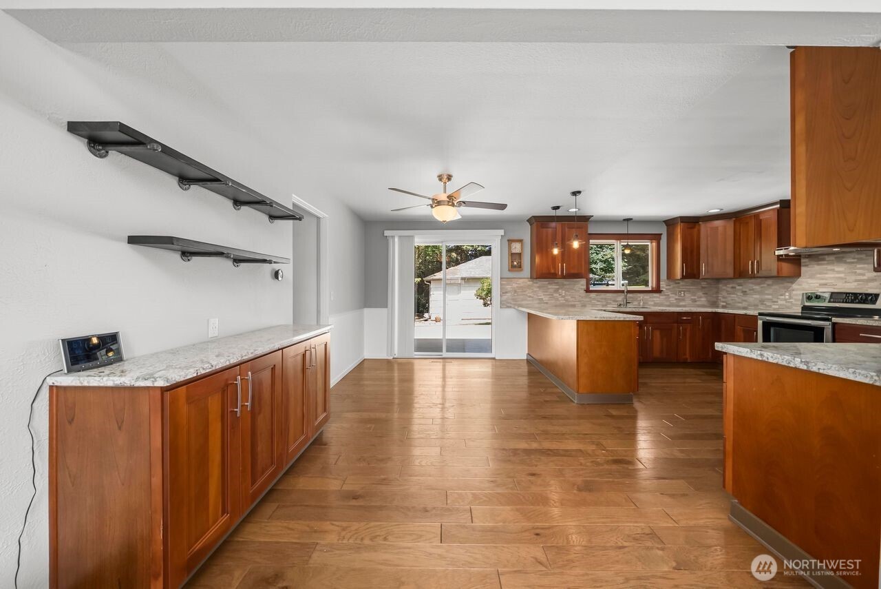 10419 16th Street E