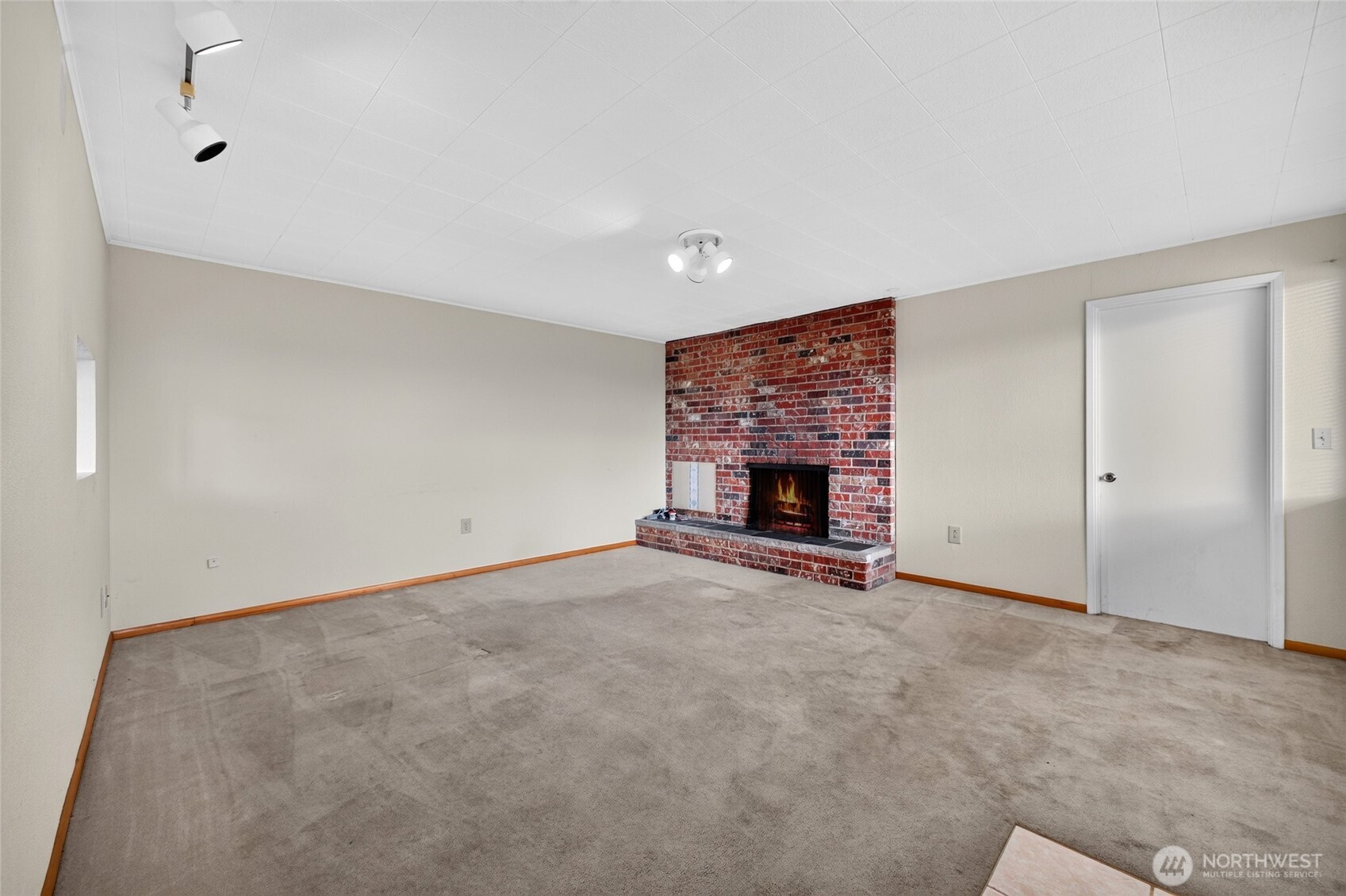 9309 Peacock Hill Avenue