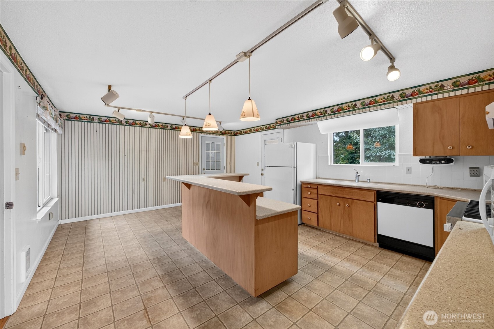 9309 Peacock Hill Avenue
