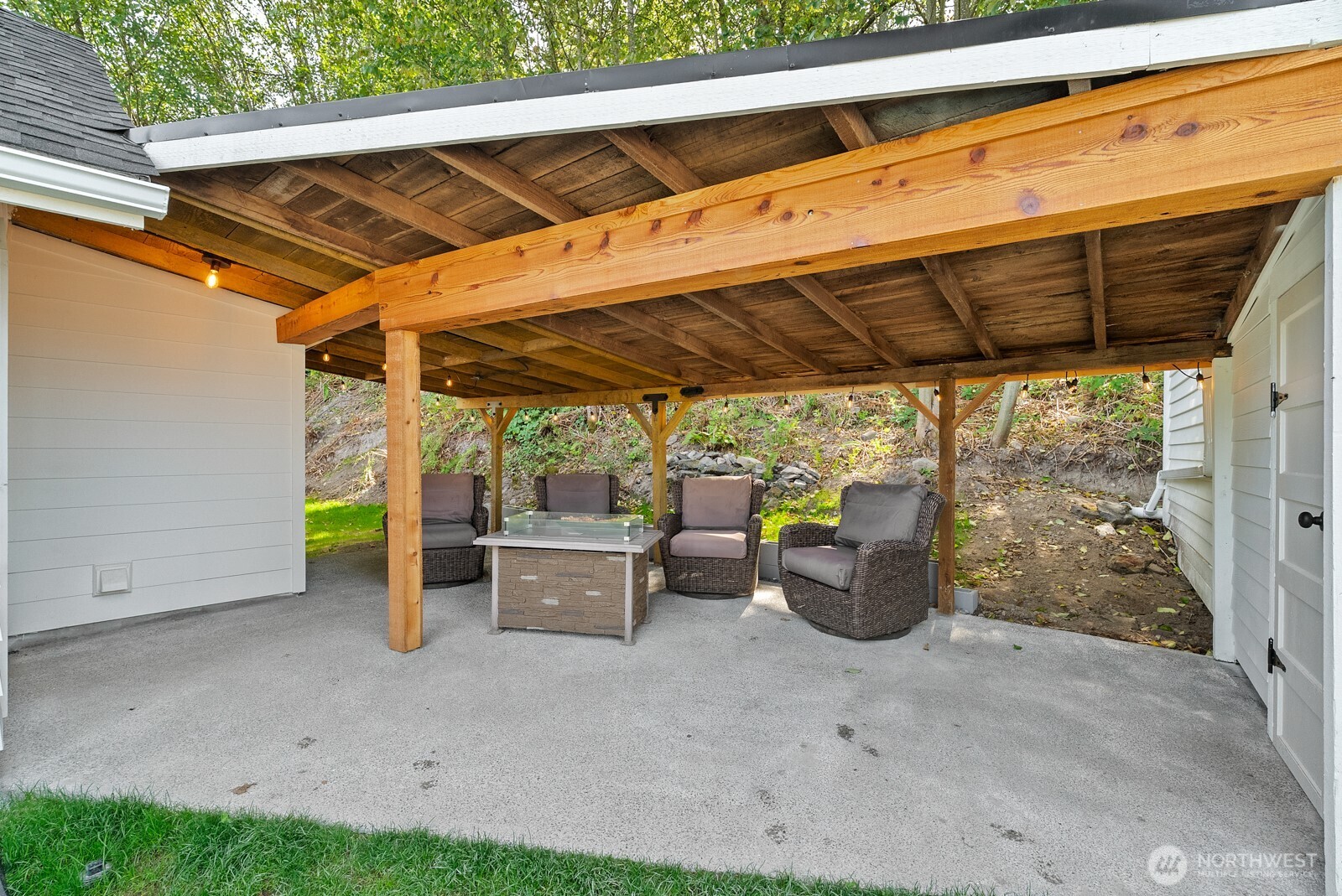 111 Cedar Avenue S