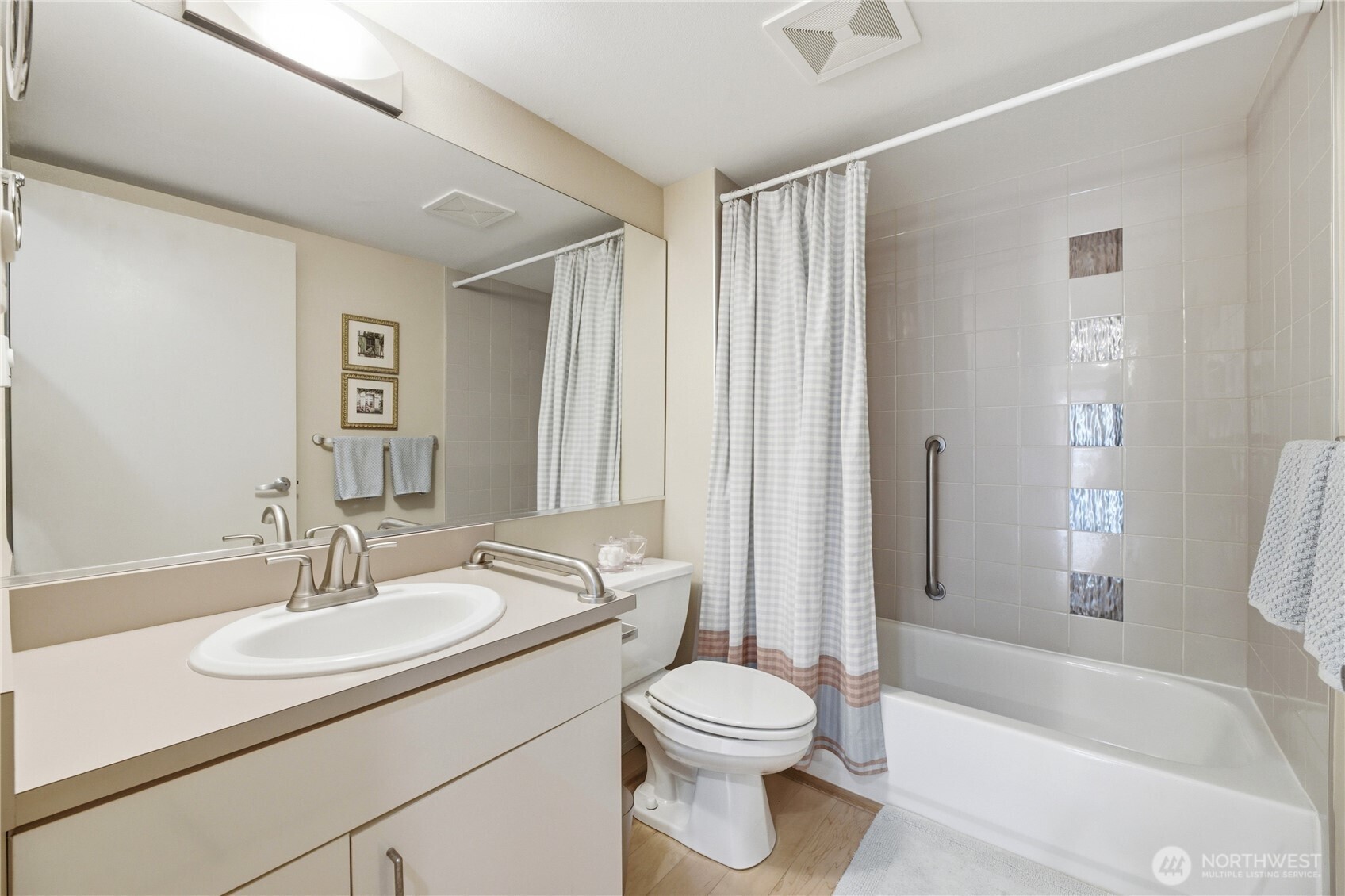 1 Broadway Unit: 202