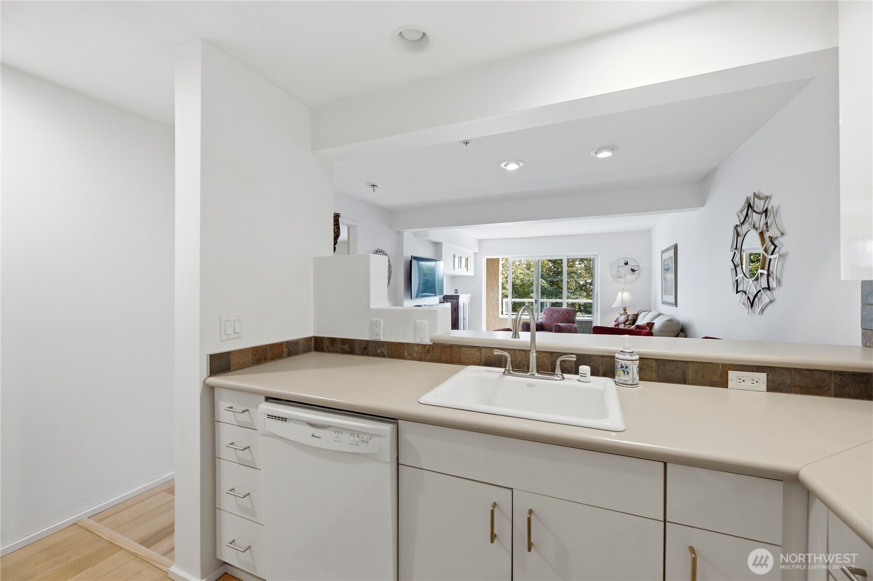 1 Broadway Unit: 202