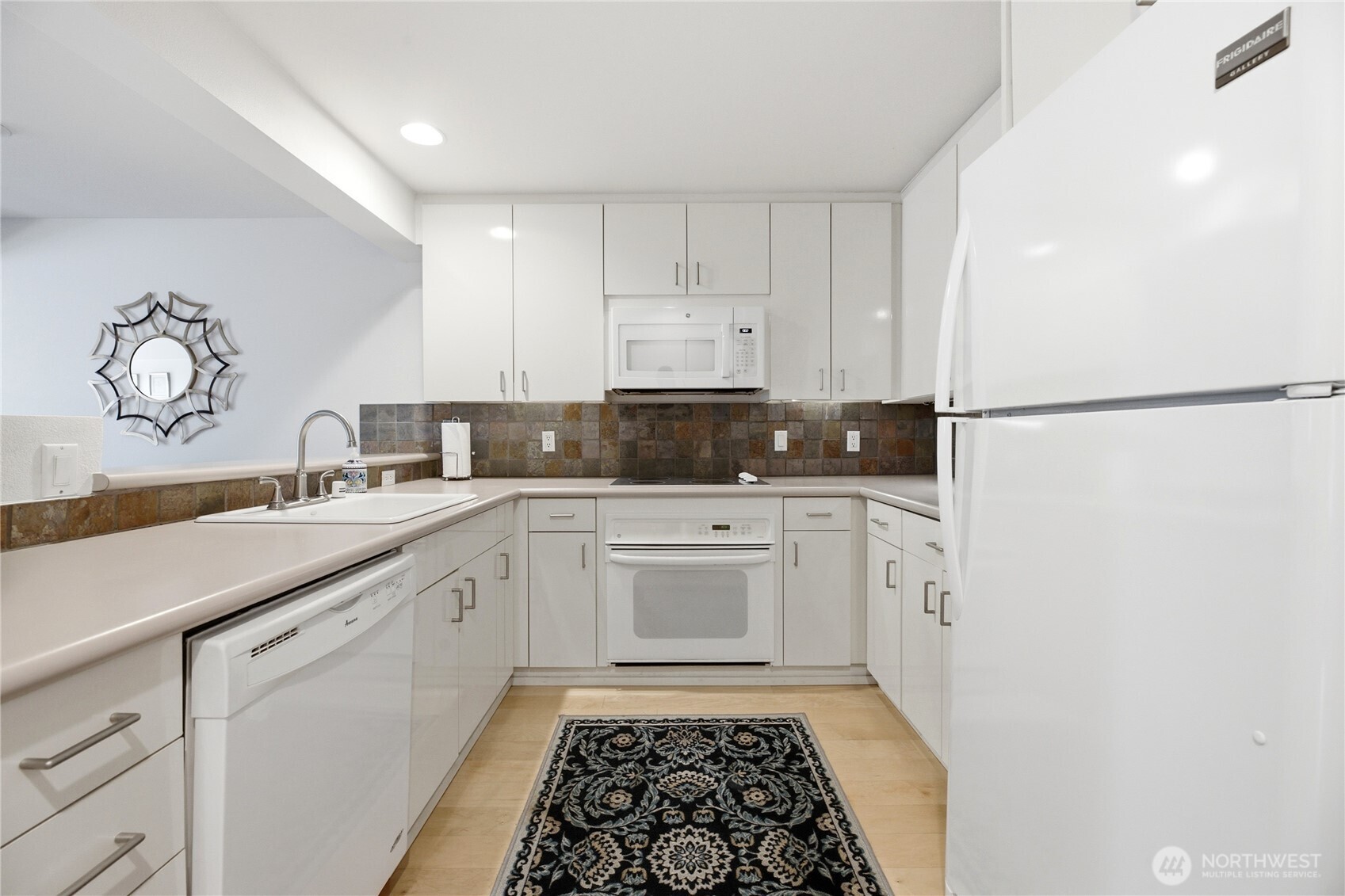 1 Broadway Unit: 202