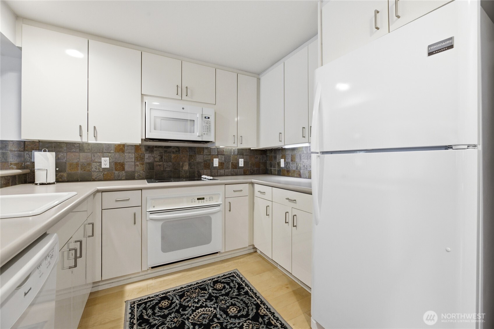 1 Broadway Unit: 202