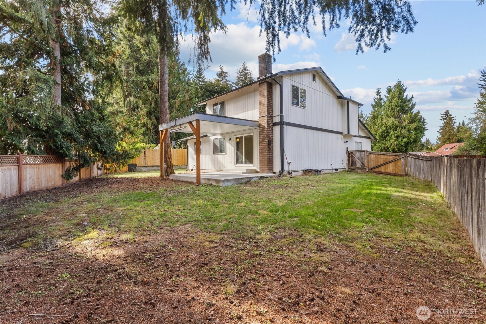 8902 158th Street E