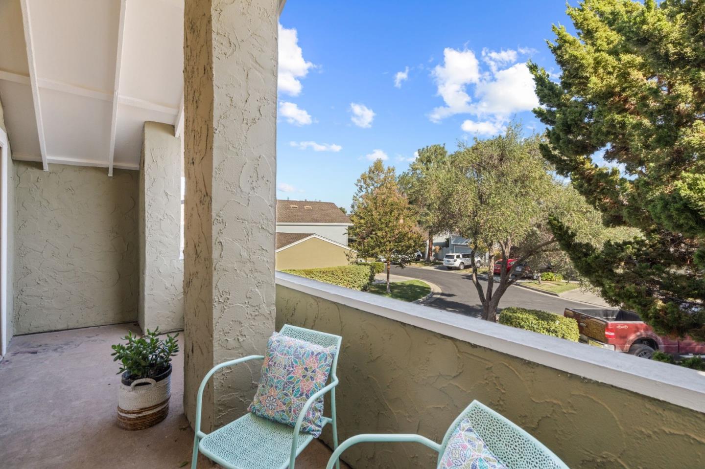 233 Elm Wood CT