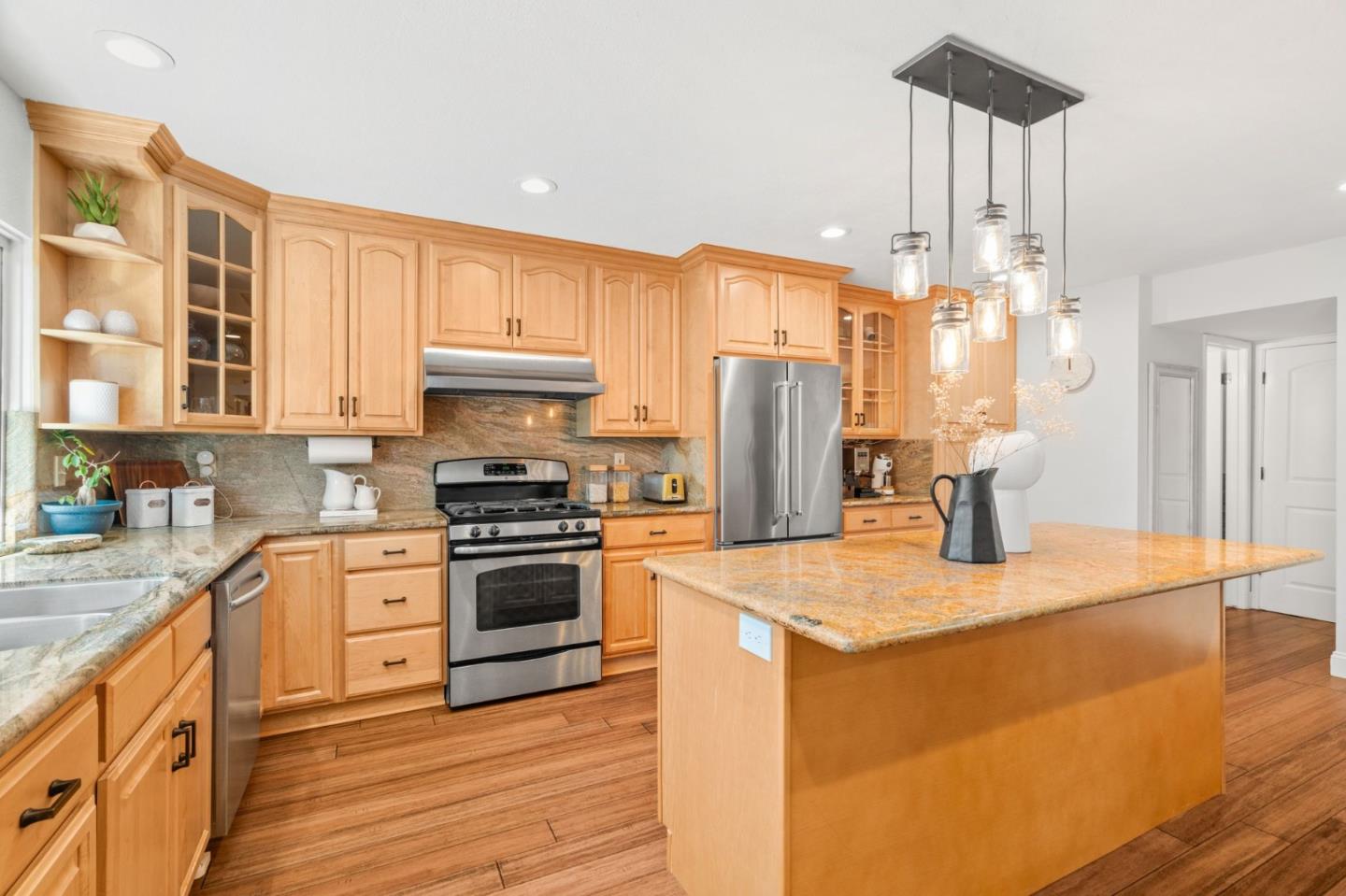 233 Elm Wood CT