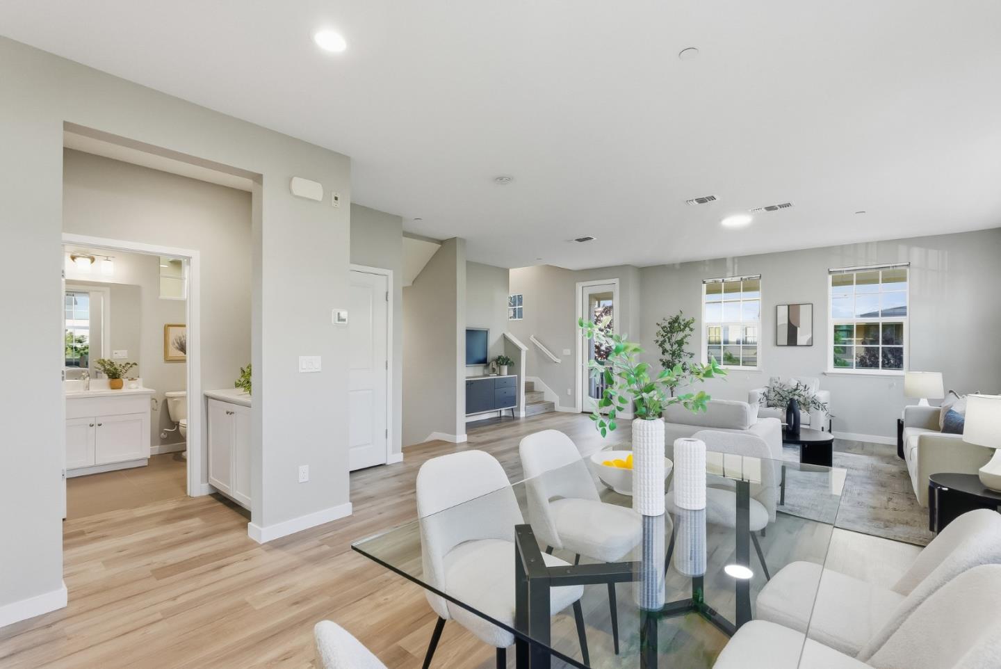 3400 Pyramid Way
