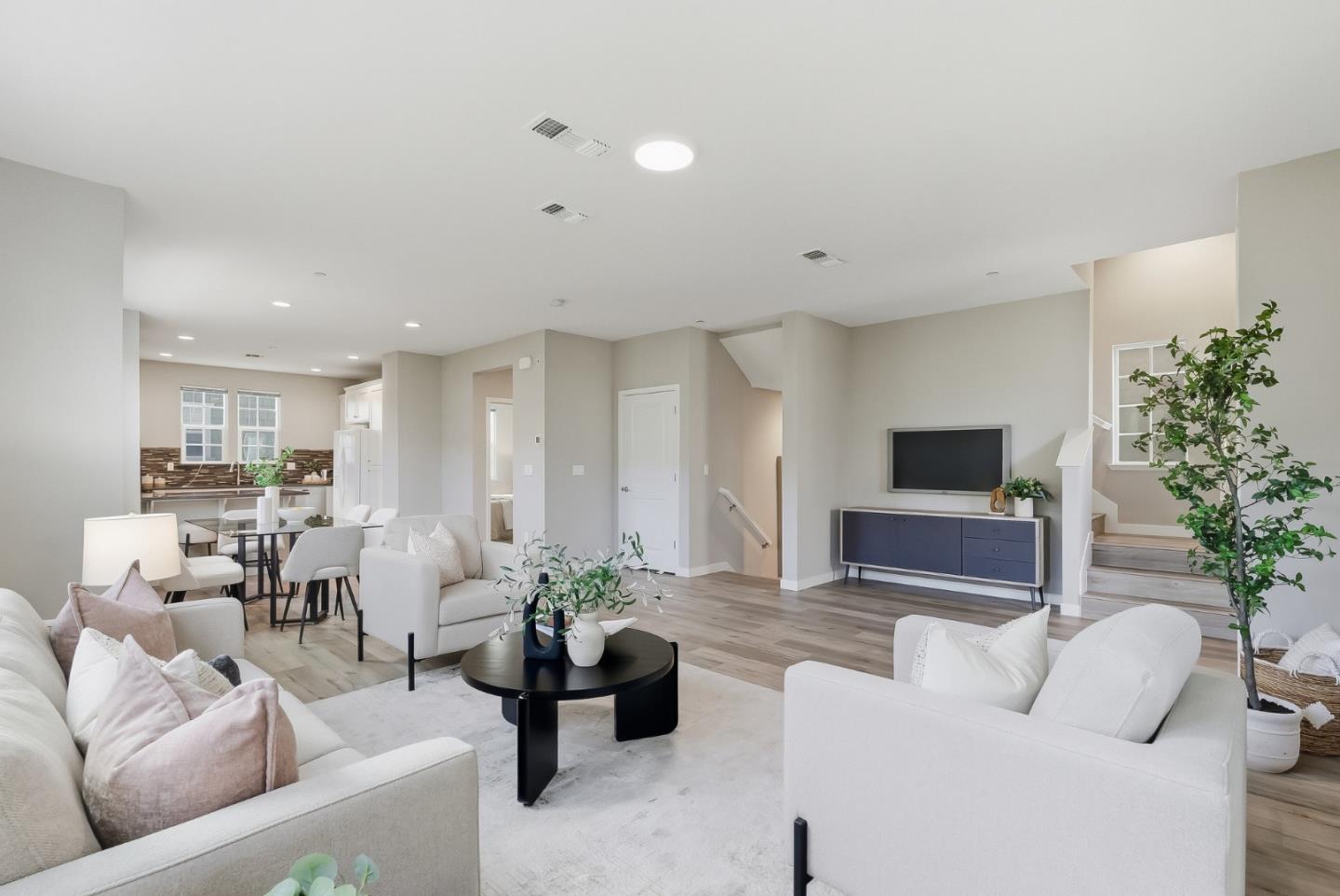 3400 Pyramid Way