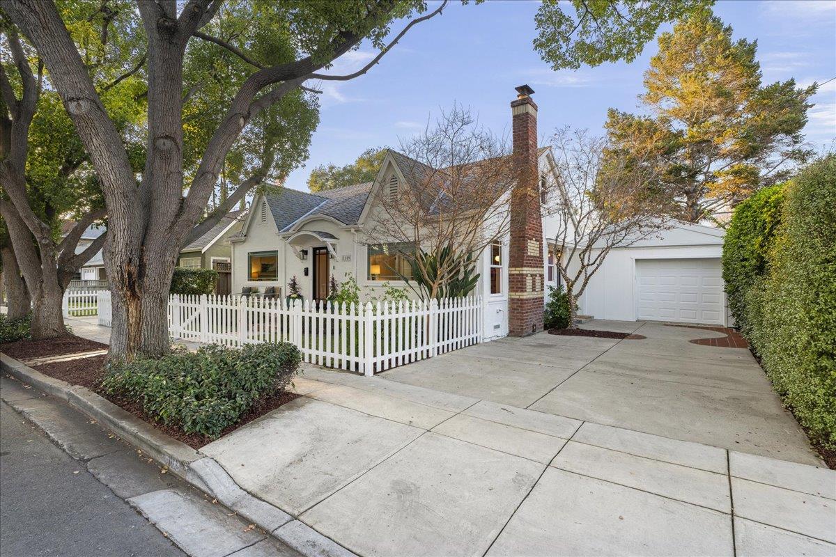 1109 Garfield