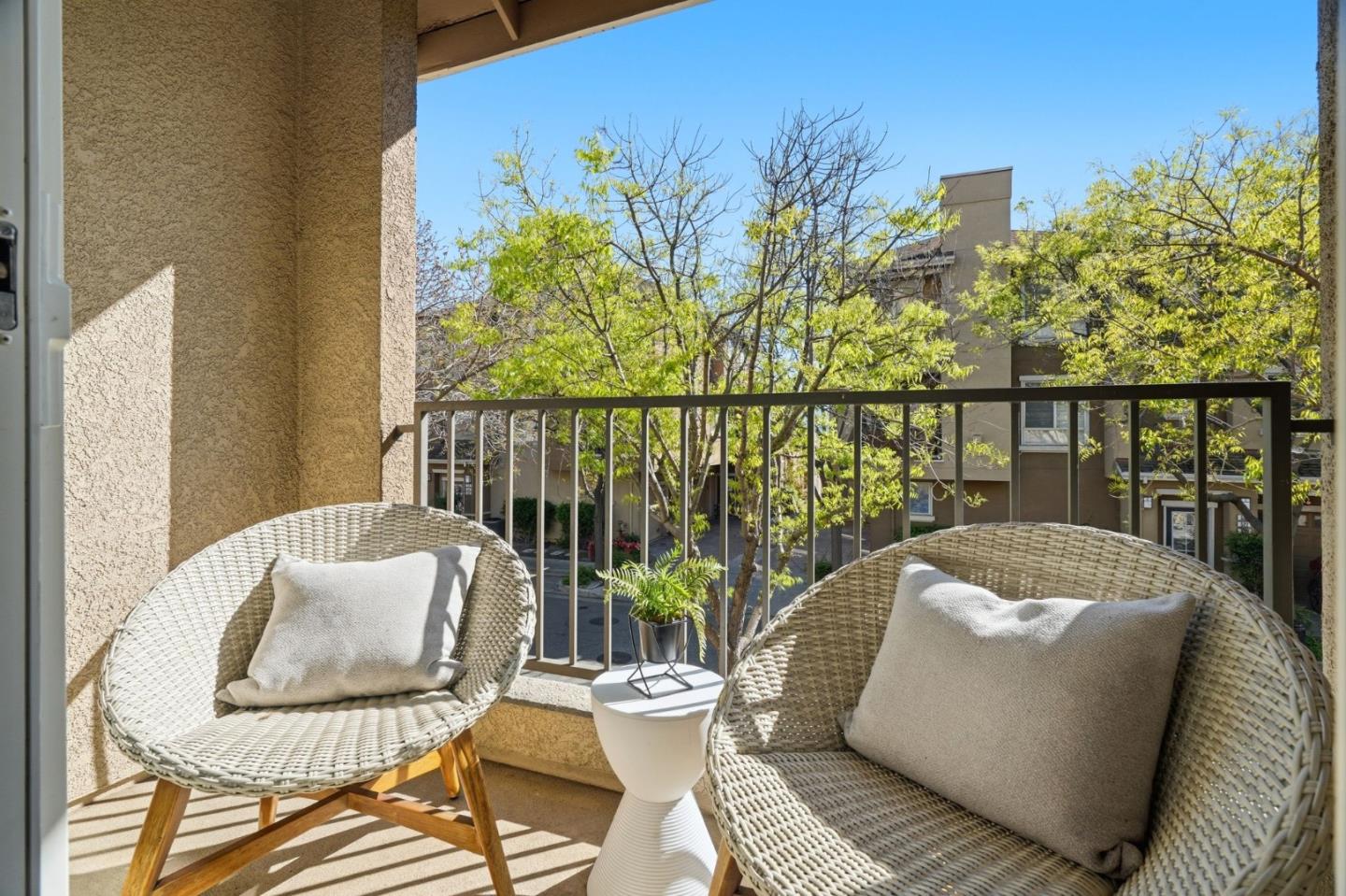 527 Marble Arch Avenue