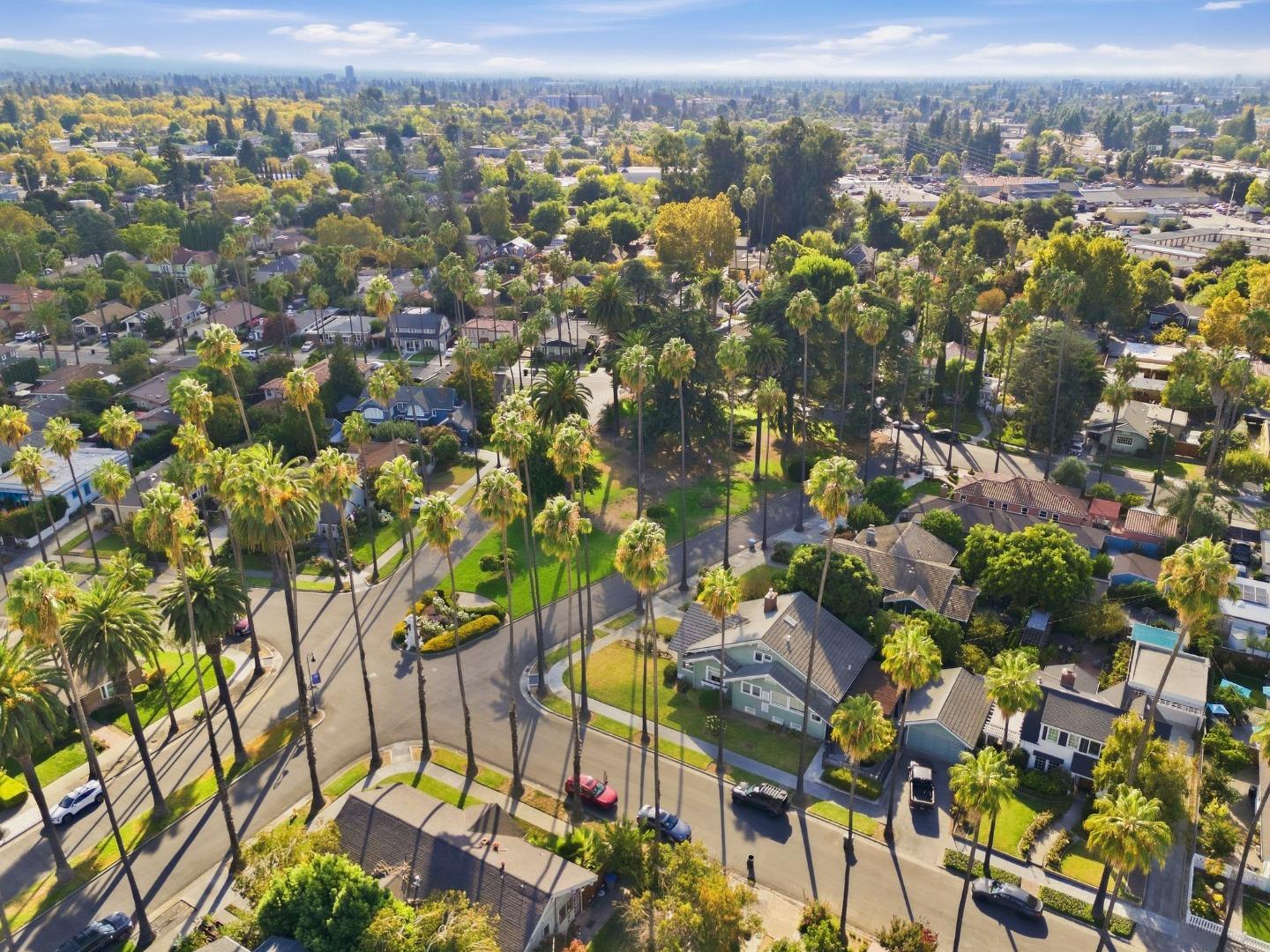 854 Riverside DR