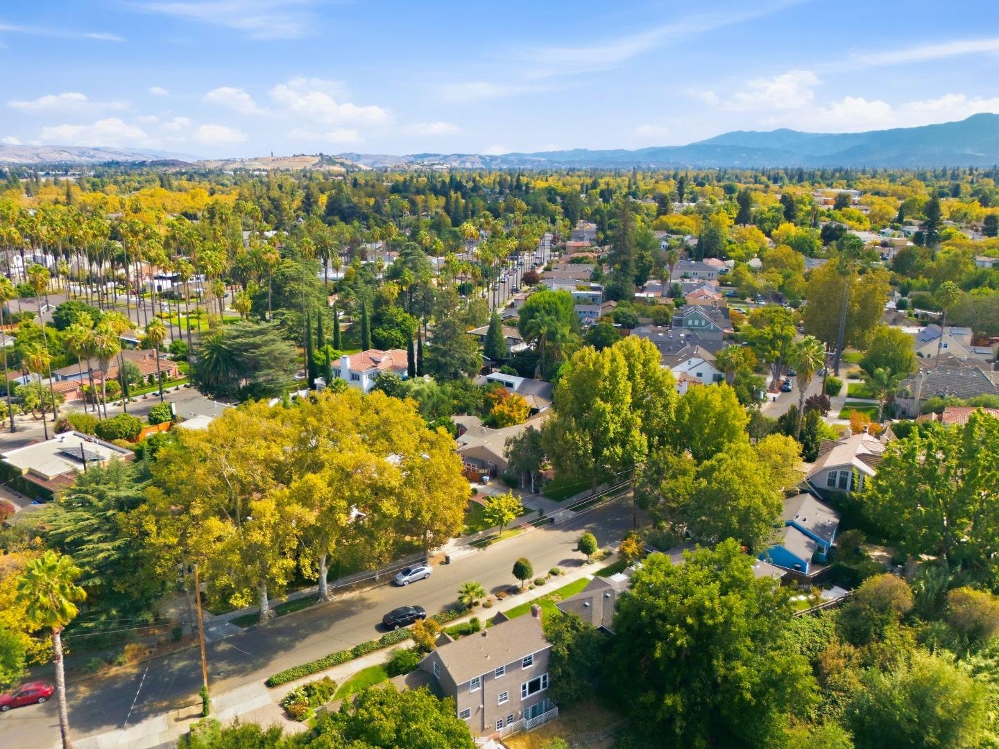 854 Riverside DR